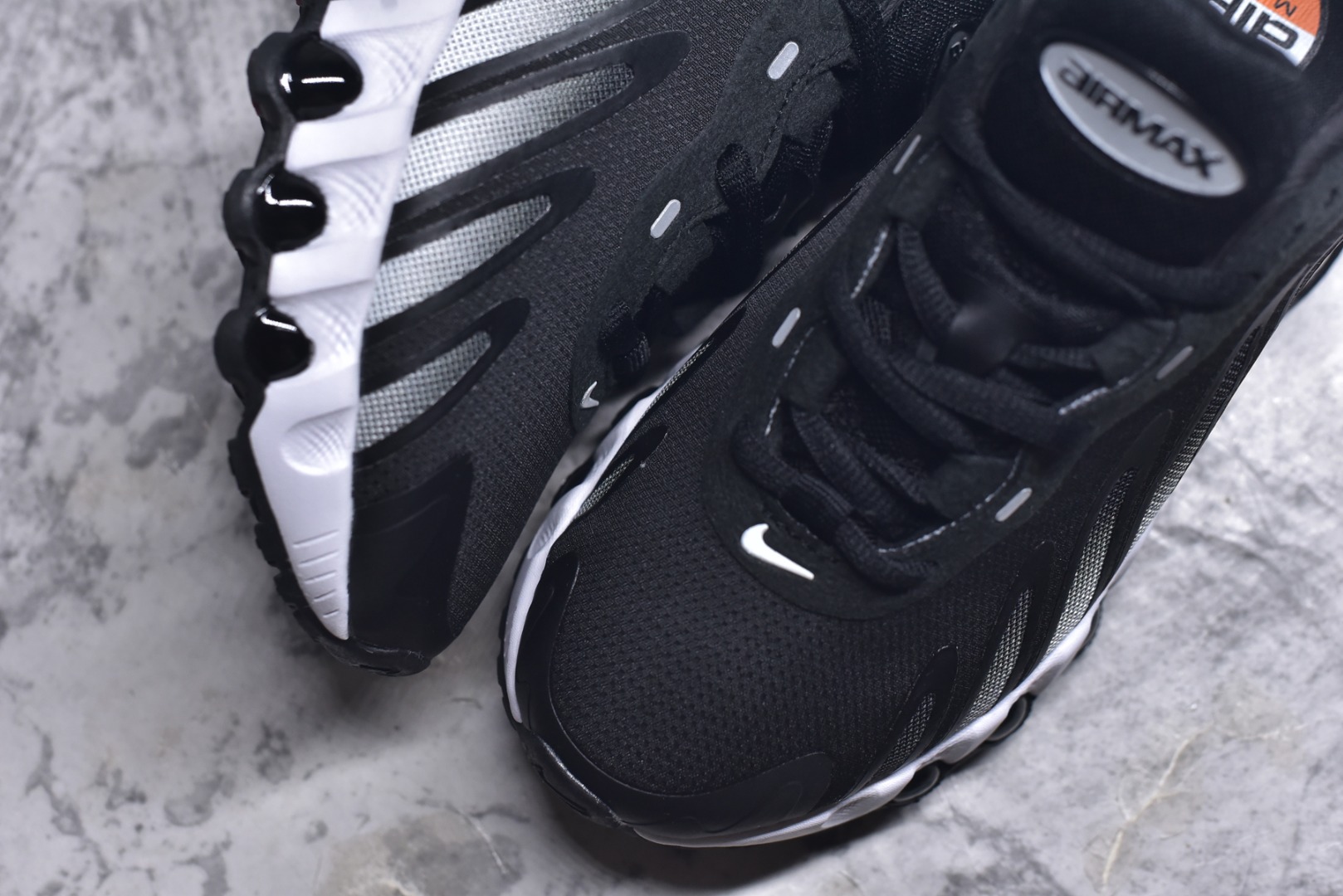 图片[8]-#NK Air Max Dn8 气垫跑鞋 HF5509-002 全新鞋款在同侧采用了圆柱仓式的设计，不仅有防滑耐磨性功能，还搭配了周围一圈柔软的泡棉材质，提供全新的复合脚感八成还是泡棉脚感 尺码：36 37 38 39 40 41 42 43 44 45-选品中心