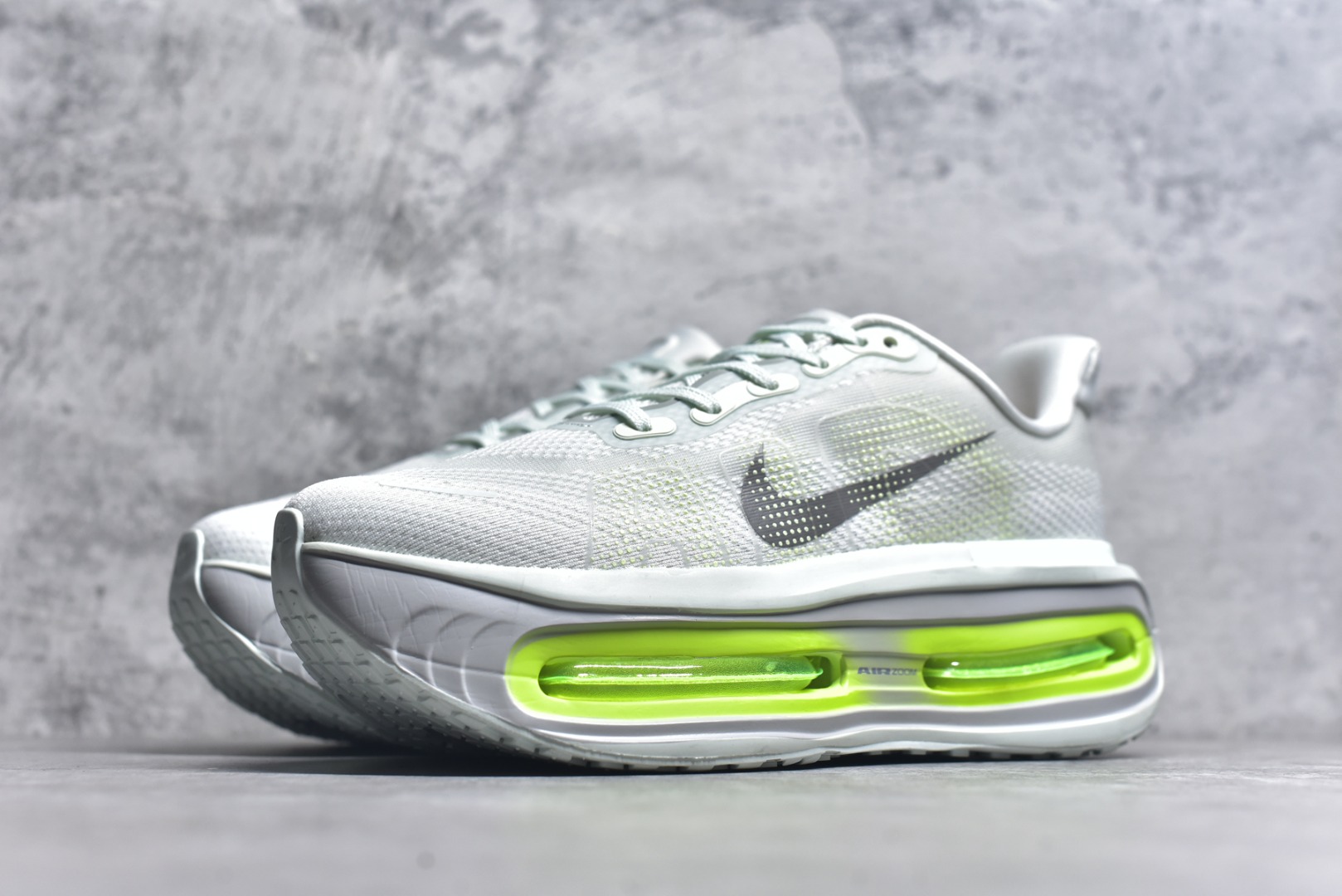 图片[2]-#Nike ZOOM PREMIUM 耐克 飞马 舒适减震防滑 低帮跑步鞋全掌ReactX泡绵中底 前掌和后跟还配备了Air Zoom气垫单元 据说跑起来更快更舒适哦 这次最大的升级点 首次引入了ReactX泡绵 货号：FN8453 010 尺码：36-45-选品中心