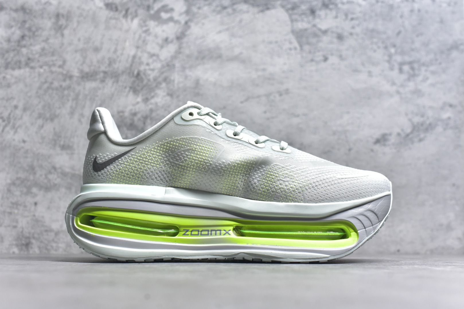 图片[3]-#Nike ZOOM PREMIUM 耐克 飞马 舒适减震防滑 低帮跑步鞋全掌ReactX泡绵中底 前掌和后跟还配备了Air Zoom气垫单元 据说跑起来更快更舒适哦 这次最大的升级点 首次引入了ReactX泡绵 货号：FN8453 010 尺码：36-45-选品中心