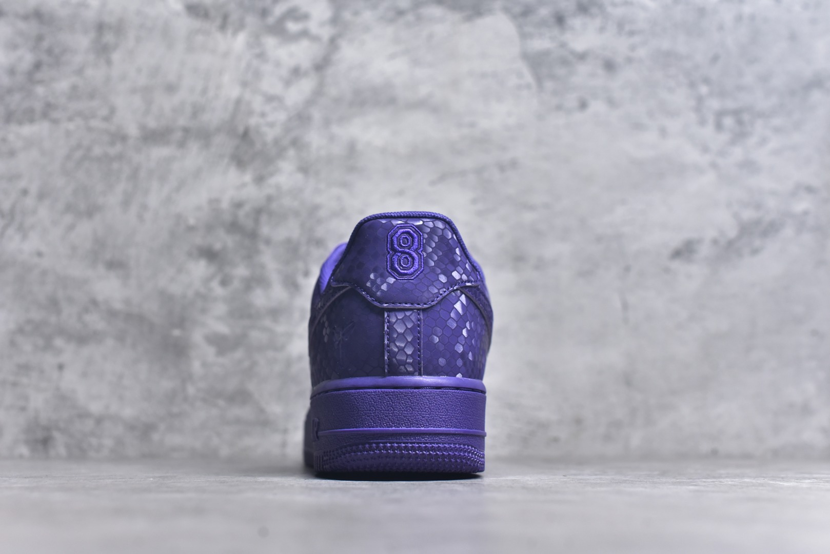 图片[5]-#Nike AIR FORCE 1’07空军一号低帮百搭休闲运动板鞋。柔软、弹性十足的缓震性能和出色的中底设计，横跨复古与现代的外型结合，造就出风靡全球三十多年的Force 1。 货号：IB0018-500 尺码：36 36.5 37.5 38 38.5 39 40 40.5 41 42 42.5 43 44 45-选品中心