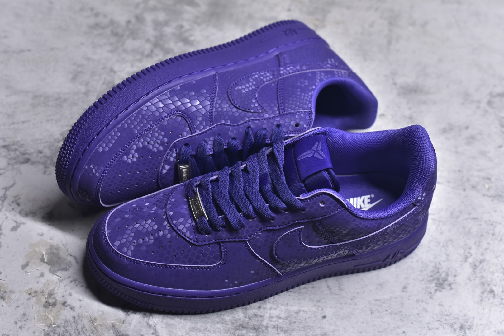 图片[7]-#Nike AIR FORCE 1’07空军一号低帮百搭休闲运动板鞋。柔软、弹性十足的缓震性能和出色的中底设计，横跨复古与现代的外型结合，造就出风靡全球三十多年的Force 1。 货号：IB0018-500 尺码：36 36.5 37.5 38 38.5 39 40 40.5 41 42 42.5 43 44 45-选品中心