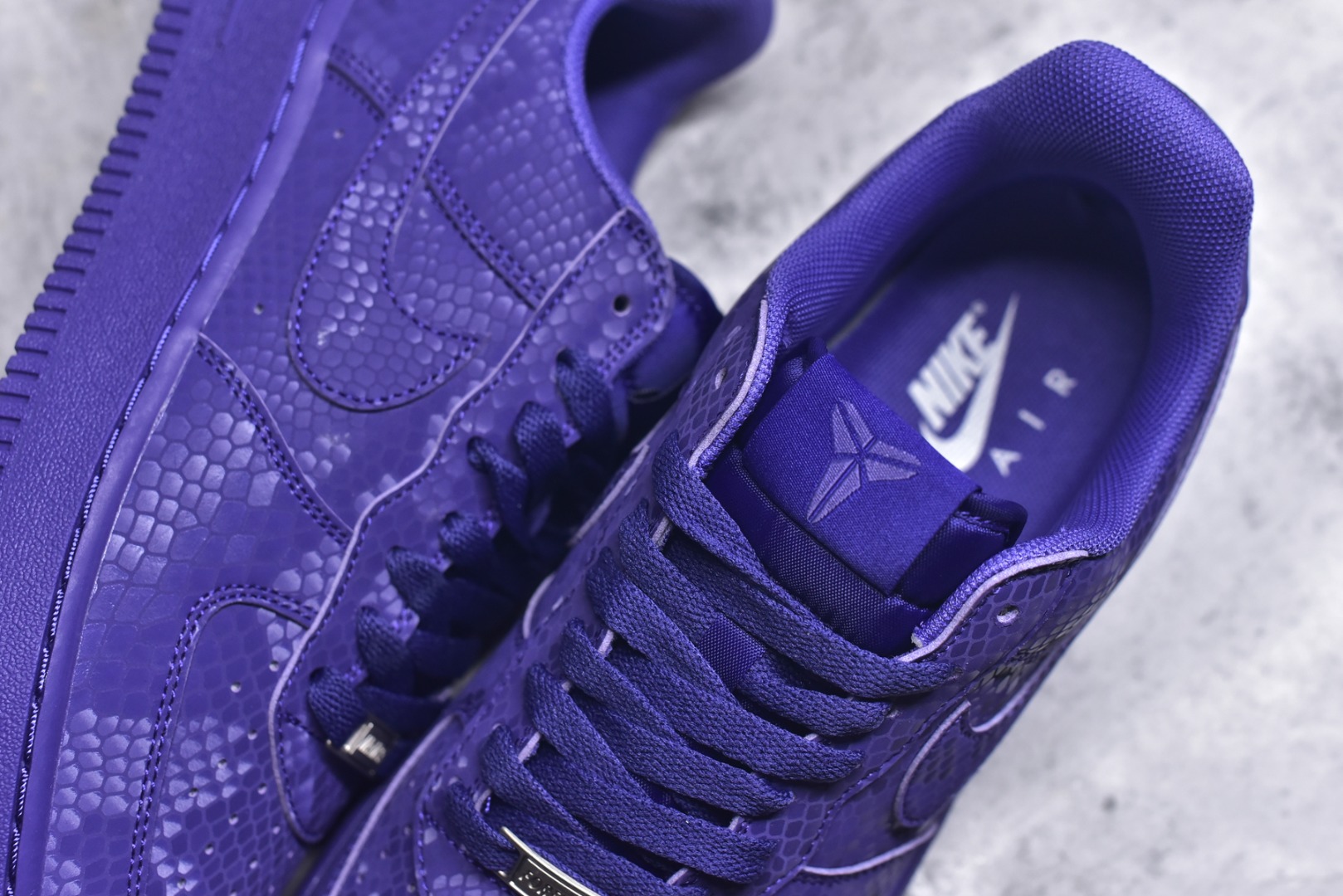 图片[9]-#Nike AIR FORCE 1’07空军一号低帮百搭休闲运动板鞋。柔软、弹性十足的缓震性能和出色的中底设计，横跨复古与现代的外型结合，造就出风靡全球三十多年的Force 1。 货号：IB0018-500 尺码：36 36.5 37.5 38 38.5 39 40 40.5 41 42 42.5 43 44 45-选品中心