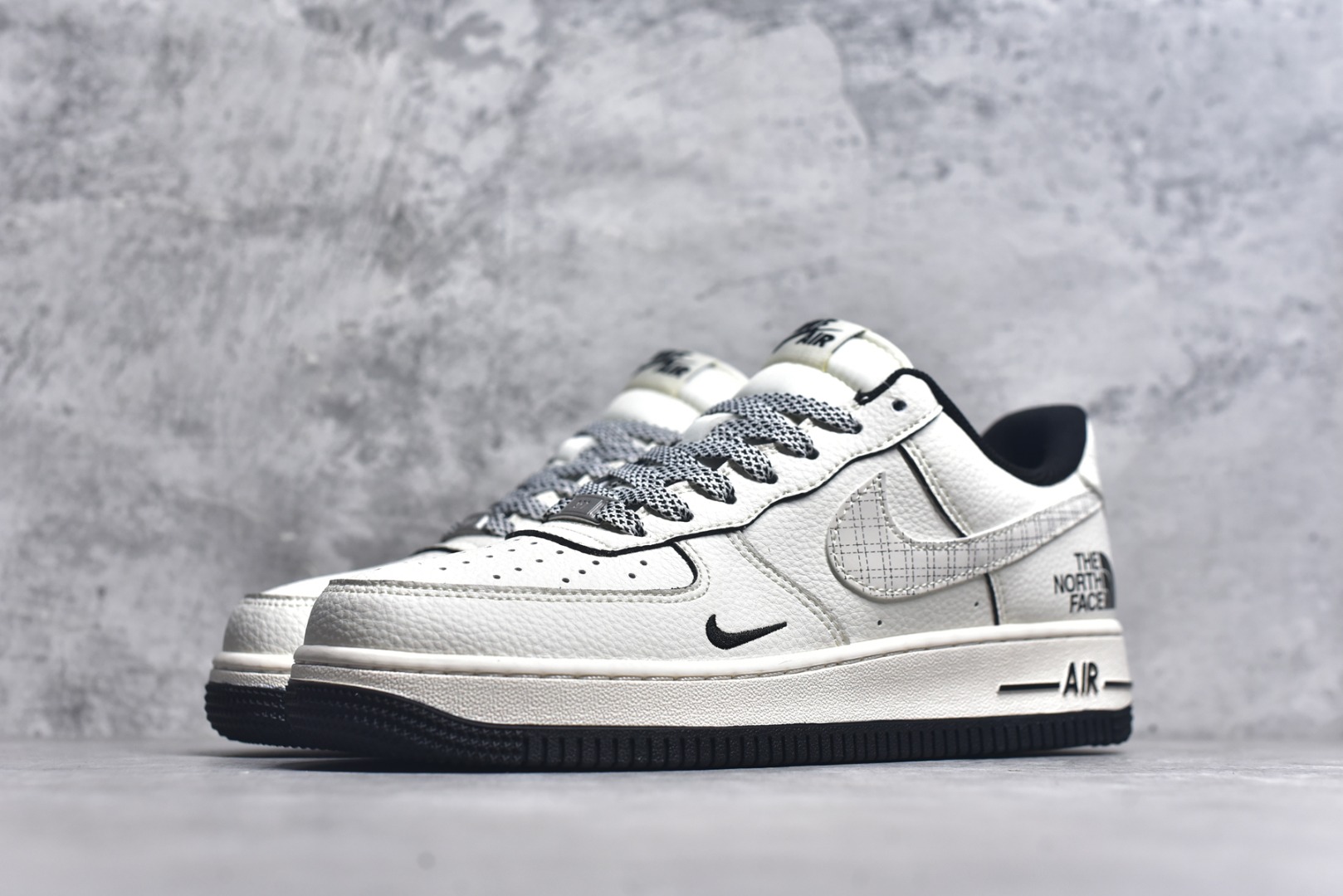 图片[2]-#Nike Air Force 1\’07 Low 北面联名 米黑网格 空军一号低帮休闲板鞋 JP8028-007 #原楦头原纸板 原装鞋盒 定制五金配件 内置全掌气垫 原厂鞋底 尺码：36 36.5 37.5 38 38.5 39 40 40.5 41 42 42.5 43 44 44.5 45 9.D4-选品中心