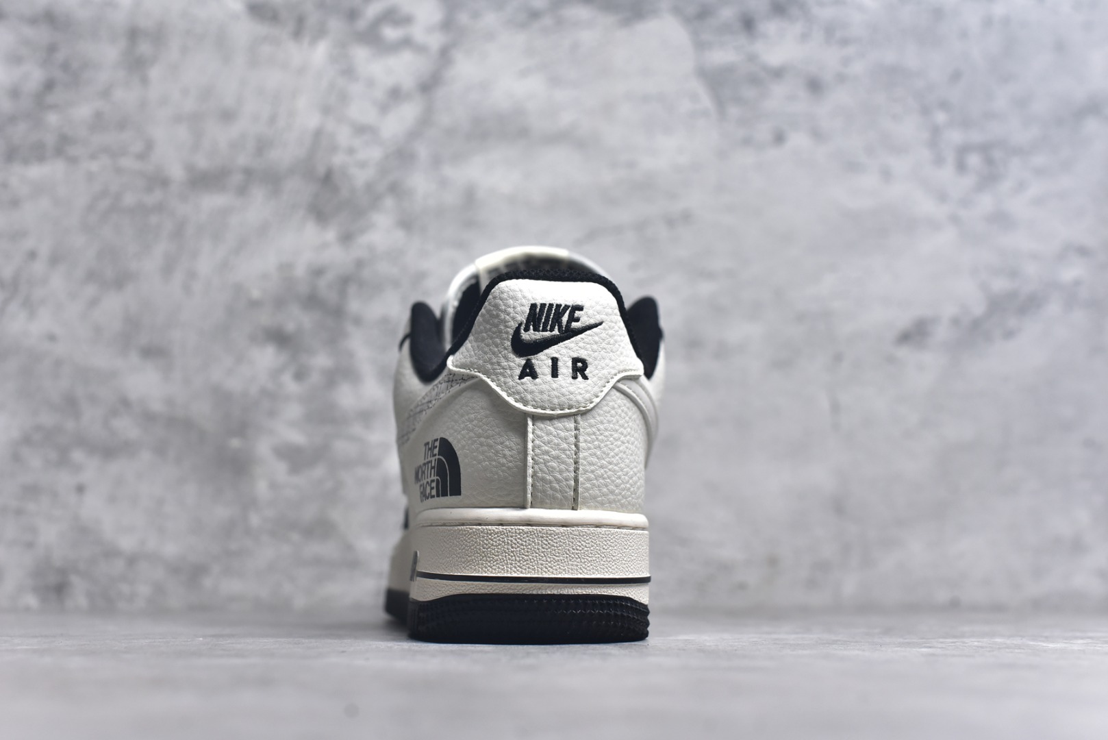 图片[5]-#Nike Air Force 1\’07 Low 北面联名 米黑网格 空军一号低帮休闲板鞋 JP8028-007 #原楦头原纸板 原装鞋盒 定制五金配件 内置全掌气垫 原厂鞋底 尺码：36 36.5 37.5 38 38.5 39 40 40.5 41 42 42.5 43 44 44.5 45 9.D4-选品中心