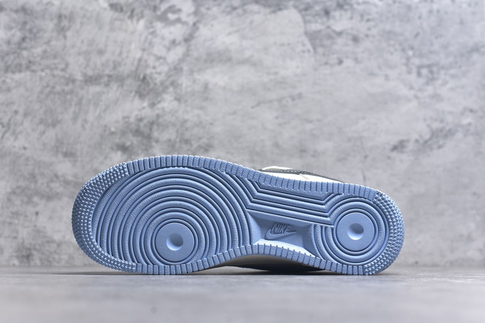 图片[6]-#Nike Air Force 1\’07 Low 斯图西联名 骷髅米灰蓝 空军一号低帮休闲板鞋 QW5606-269 #原楦头原纸板 原装鞋盒 定制五金配件 内置全掌气垫 原厂鞋底 尺码：36 36.5 37.5 38 38.5 39 40 40.5 41 42 42.5 43 44 44.5 45 9.D4-选品中心