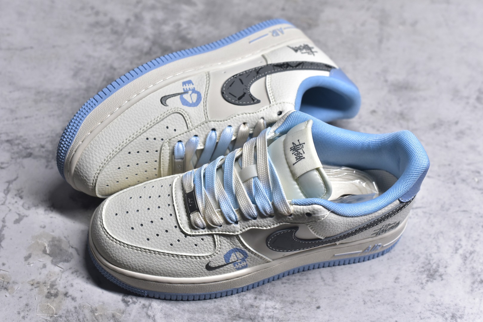 图片[7]-#Nike Air Force 1\’07 Low 斯图西联名 骷髅米灰蓝 空军一号低帮休闲板鞋 QW5606-269 #原楦头原纸板 原装鞋盒 定制五金配件 内置全掌气垫 原厂鞋底 尺码：36 36.5 37.5 38 38.5 39 40 40.5 41 42 42.5 43 44 44.5 45 9.D4-选品中心