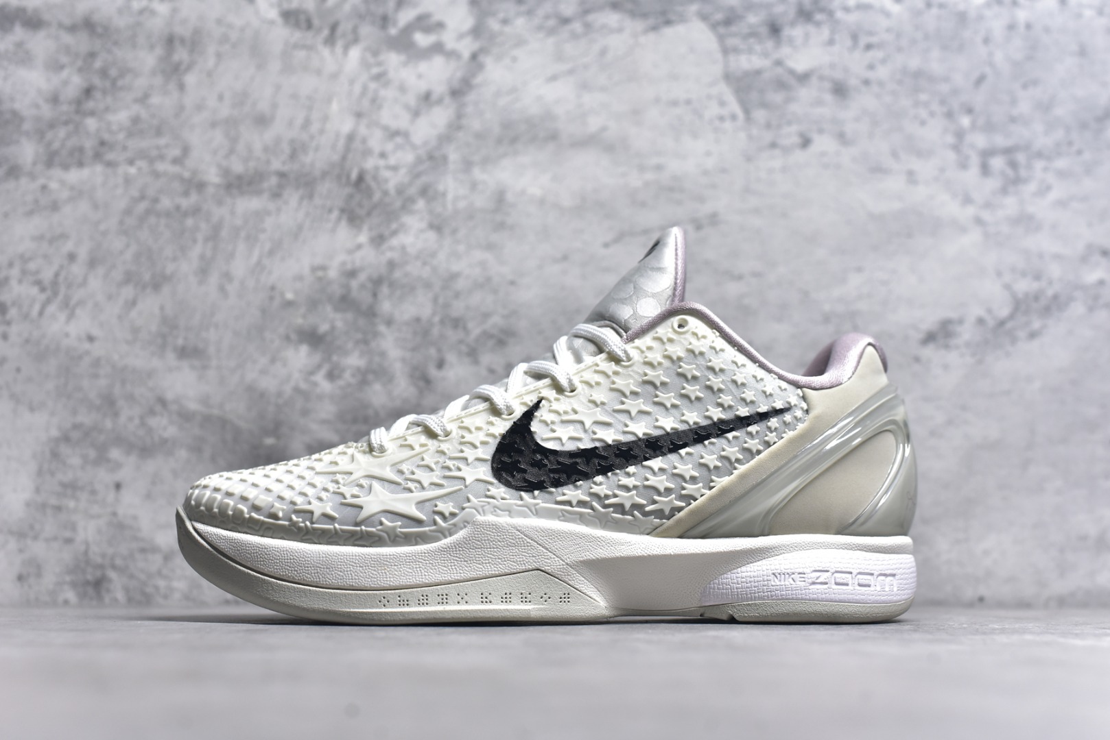 #Nike Kobe 6 Protro 科比6代 All Star 2.0全明星白色 【Star版本】充正版本 完美复刻公司货 前掌超大Zoom Turbo气垫 后掌EVA缓震 真正的原汁原味 还原ZP脚感 全身鞋材卡料色独家定制 唯一正确喷漆工艺Swoosh 正确凹凸蛇鳞工艺 正确鞋面渐变效果 内全置真动飞态线 独立原厂模具 最大尺码达到48.5码 首批不拼图大几率过验 亲测已过 支持各种高强度实战 无需担心 补货周期极长 脚宽建议买大半码 科比系列前掌偏窄 不影响二次销售 支持七天无理由退换 货号： FQ3546 1003633 尺码：40 40.5 41 42 42.5 43 44 44.5 45 45.5 46 47.5 48.5-选品中心