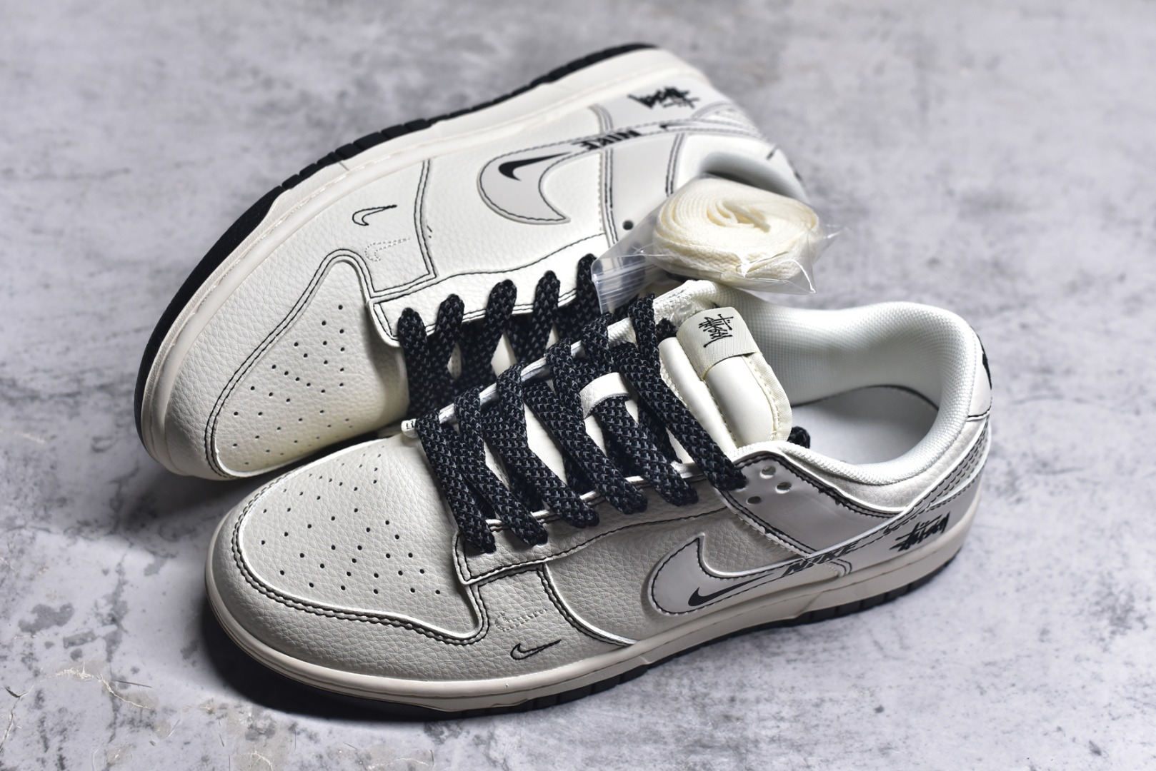 图片[7]-#Nike SB Dunk Low 斯图西联名 米黑小双勾 高端定制 低帮休闲板鞋 HH7518-096 #定制鞋盒 大厂纯原品质出货 超高清洁度 皮料切割干净无任何毛边 细节完美 尺码：36 36.5 37.5 38 38.5 39 40 40.5 41 42 42.5 43 44 44.5 45 9.E5-选品中心