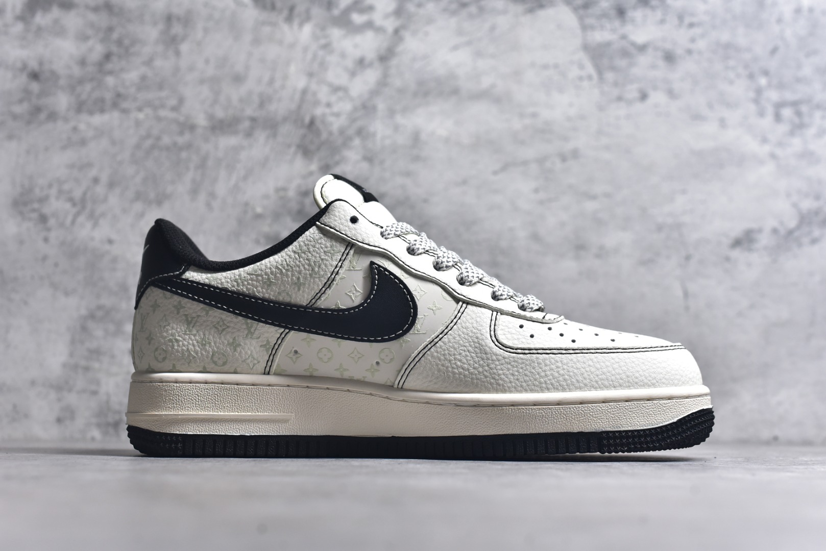 图片[3]-#NIke Air Force 1 ‘07 Low “LV联名——黑勾小织标”空军一号 低帮 运动休闲鞋 折边针车 工艺难度大 原楦头原纸板 原装鞋盒 定制五金配件 内置全掌气垫 原厂鞋底 货号：CX5050-Y09 尺码：36 36.5 37.5 38 38.5 39 40 40.5 41 42 42.5 43 44 44.5 45-选品中心