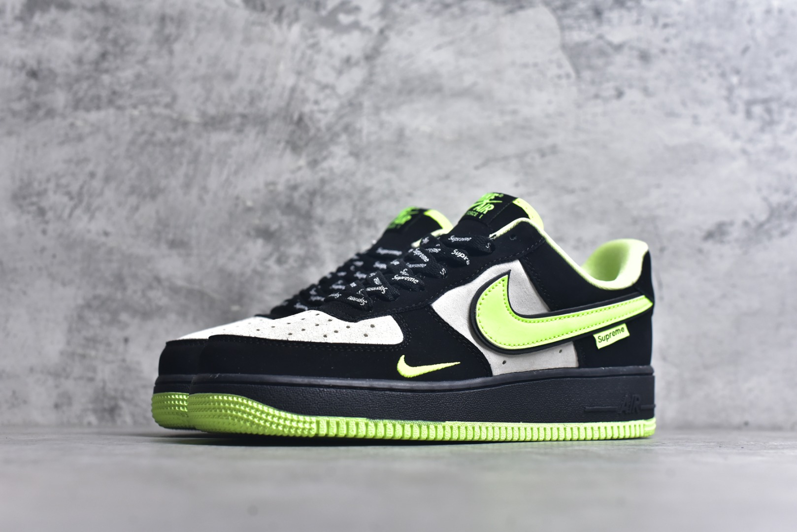 图片[2]-#Nk Air Force 1\’07 Low Supreme联名-黑夜荧光 空军一号低帮休闲板鞋 DF0188-009 #原楦头原纸板 原装鞋盒 定制五金配件 内置全掌气垫 原厂鞋底 尺码：36 36.5 37.5 38 38.5 39 40 40.5 41 42 42.5 43 44 44.5 45 9.D4-选品中心