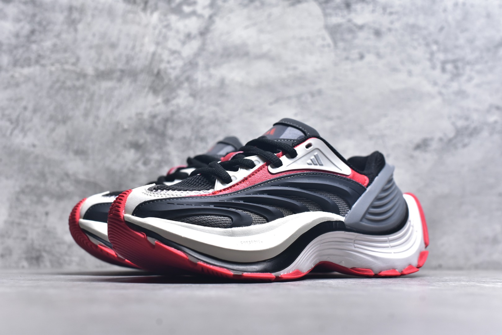 图片[2]-#AD XLG MTW系列 舒适百搭防滑耐磨低帮跑步鞋老爹鞋JR6392鞋面采用贯穿式银条 完整的线条流畅度带来充分的视觉享受 鞋舌若隐若现的LOGO充满神秘感 夸张的鞋后跟幅度设计 线条感延伸至后跟标志三条杆彰显adidas调性 中底采用LIGHT STRIKE科技 在满足穿搭属性的同时提供舒适的脚感 完整的流线型设计语言 从鞋面贯穿到鞋底以及鞋花纹路 颜值与实力兼具 秀场与日常皆融 未来已来 让我们继续期待 实拍调校N版已经零色差零失真 百分百还原实物色彩所见即所得 不存在货不对板色差等低级问题 选购参考实物拍摄 不混卖不参货 只用心做好货严格选品 承诺混一赔十 尺码：36 36.5 37.5 38 38.5 39 40 40.5 41 42 42.5 43 44 44.5 45-选品中心