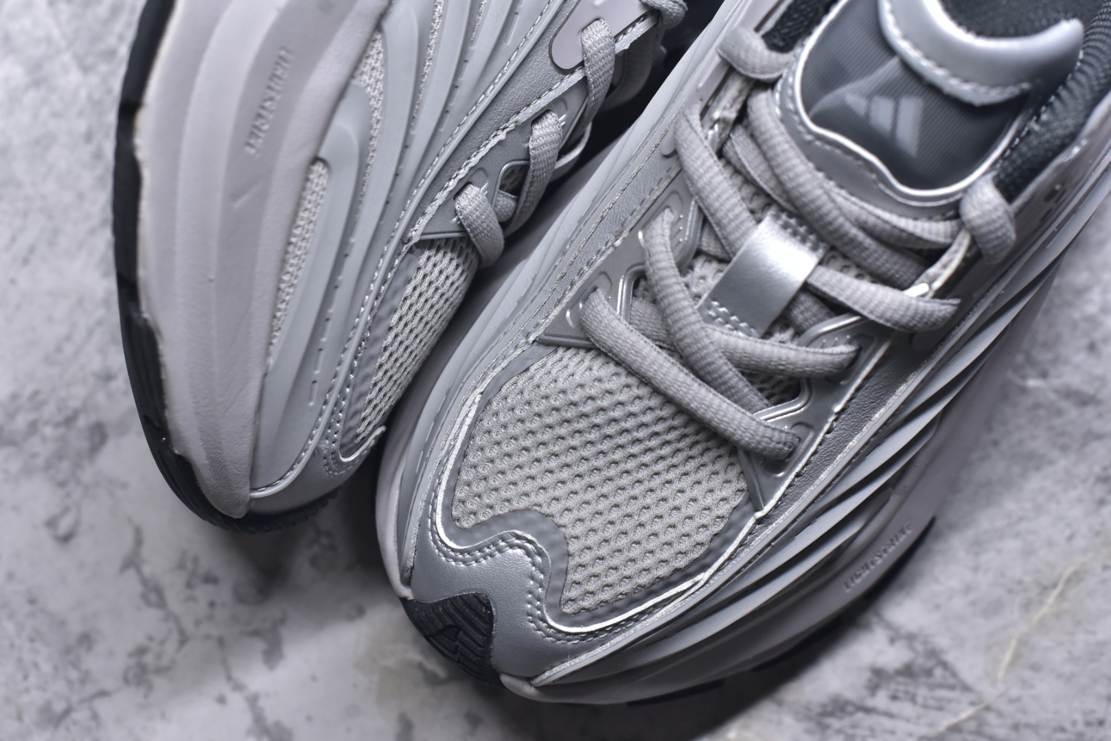 图片[8]-#AD XLG MTW系列 舒适百搭防滑耐磨低帮跑步鞋老爹鞋 JS1501 鞋面采用贯穿式银条 完整的线条流畅度带来充分的视觉享受 鞋舌若隐若现的LOGO充满神秘感 夸张的鞋后跟幅度设计 线条感延伸至后跟标志三条杆彰显adidas调性 中底采用LIGHT STRIKE科技 在满足穿搭属性的同时提供舒适的脚感 完整的流线型设计语言 从鞋面贯穿到鞋底以及鞋花纹路 颜值与实力兼具 秀场与日常皆融 未来已来 让我们继续期待 实拍调校N版已经零色差零失真 百分百还原实物色彩所见即所得 不存在货不对板色差等低级问题 选购参考实物拍摄 不混卖不参货 只用心做好货严格选品 承诺混一赔十 尺码：36 36.5 37.5 38 38.5 39 40 40.5 41 42 42.5 43 44 44.5 45-选品中心