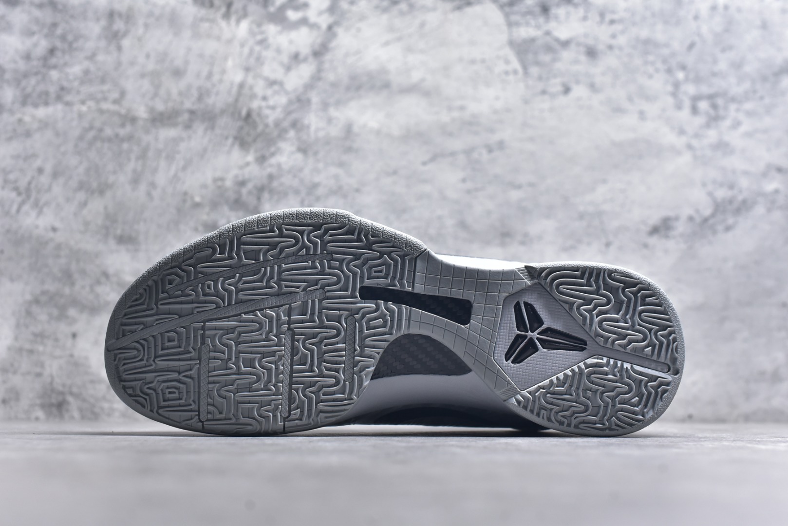 图片[6]-#Nike Zoom Kobe 5 Protro \”Zebra\” 时尚百搭 低帮 实战篮球鞋 白灰斑马 货号 CD4991-003 市场独家版本 鬼佬钟爱的货 国外可以随意操作的东西 尺码：39-47.5 全码出货-选品中心