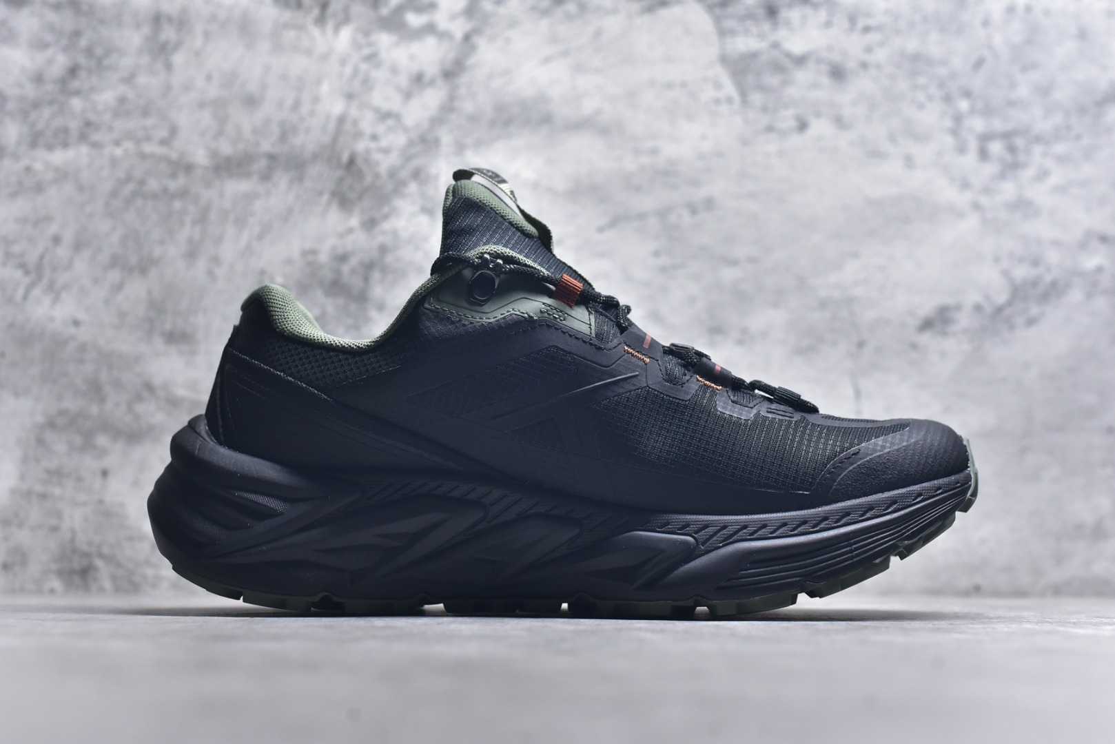 图片[3]-#凯乐石KAILAS山行2GTX运动户外回弹防滑低帮登山徒步鞋 专为越野跑山设计的跑山鞋 鞋面采用FILTERTEC防水透气技术，防水指数高达8000mm H₂O 运用耐磨防砂网布，能防止沙石进入鞋内，同时具备良好的透气性，可让脚部保持干爽。鞋底载Vibram防滑耐磨大底，有出色的抓地力，仿鲨齿纹路设计，能应对各种复杂路面；鞋底还能提供良好的稳定性和支撑力，减少脚部疲劳。尺码：40-45-选品中心