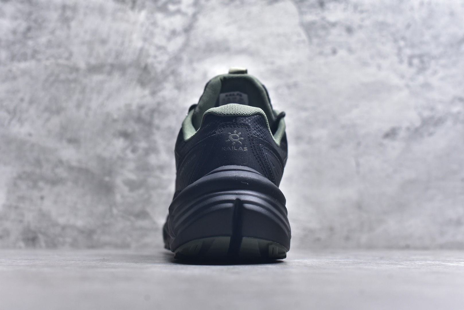 图片[5]-#凯乐石KAILAS山行2GTX运动户外回弹防滑低帮登山徒步鞋 专为越野跑山设计的跑山鞋 鞋面采用FILTERTEC防水透气技术，防水指数高达8000mm H₂O 运用耐磨防砂网布，能防止沙石进入鞋内，同时具备良好的透气性，可让脚部保持干爽。鞋底载Vibram防滑耐磨大底，有出色的抓地力，仿鲨齿纹路设计，能应对各种复杂路面；鞋底还能提供良好的稳定性和支撑力，减少脚部疲劳。尺码：40-45-选品中心