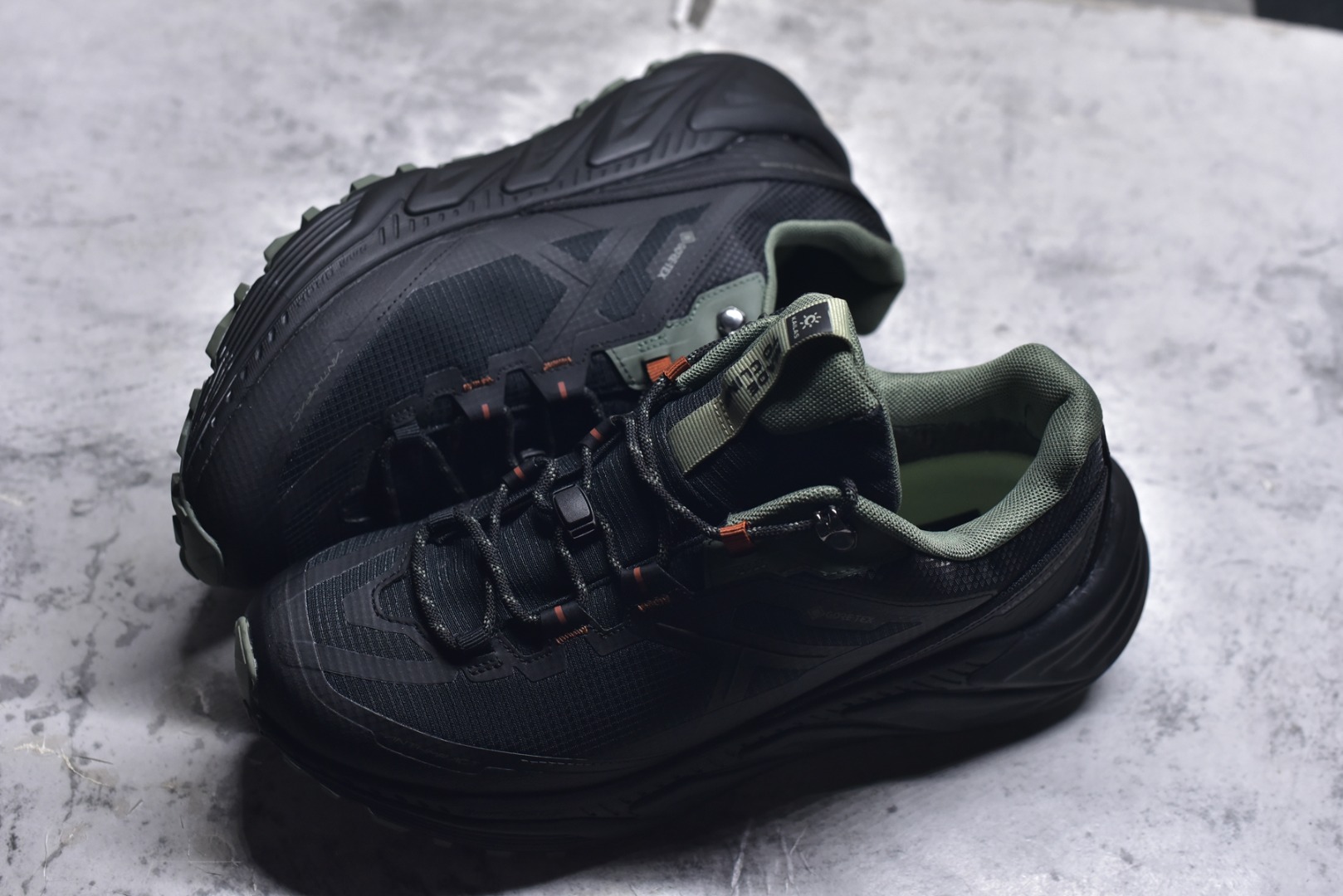 图片[7]-#凯乐石KAILAS山行2GTX运动户外回弹防滑低帮登山徒步鞋 专为越野跑山设计的跑山鞋 鞋面采用FILTERTEC防水透气技术，防水指数高达8000mm H₂O 运用耐磨防砂网布，能防止沙石进入鞋内，同时具备良好的透气性，可让脚部保持干爽。鞋底载Vibram防滑耐磨大底，有出色的抓地力，仿鲨齿纹路设计，能应对各种复杂路面；鞋底还能提供良好的稳定性和支撑力，减少脚部疲劳。尺码：40-45-选品中心