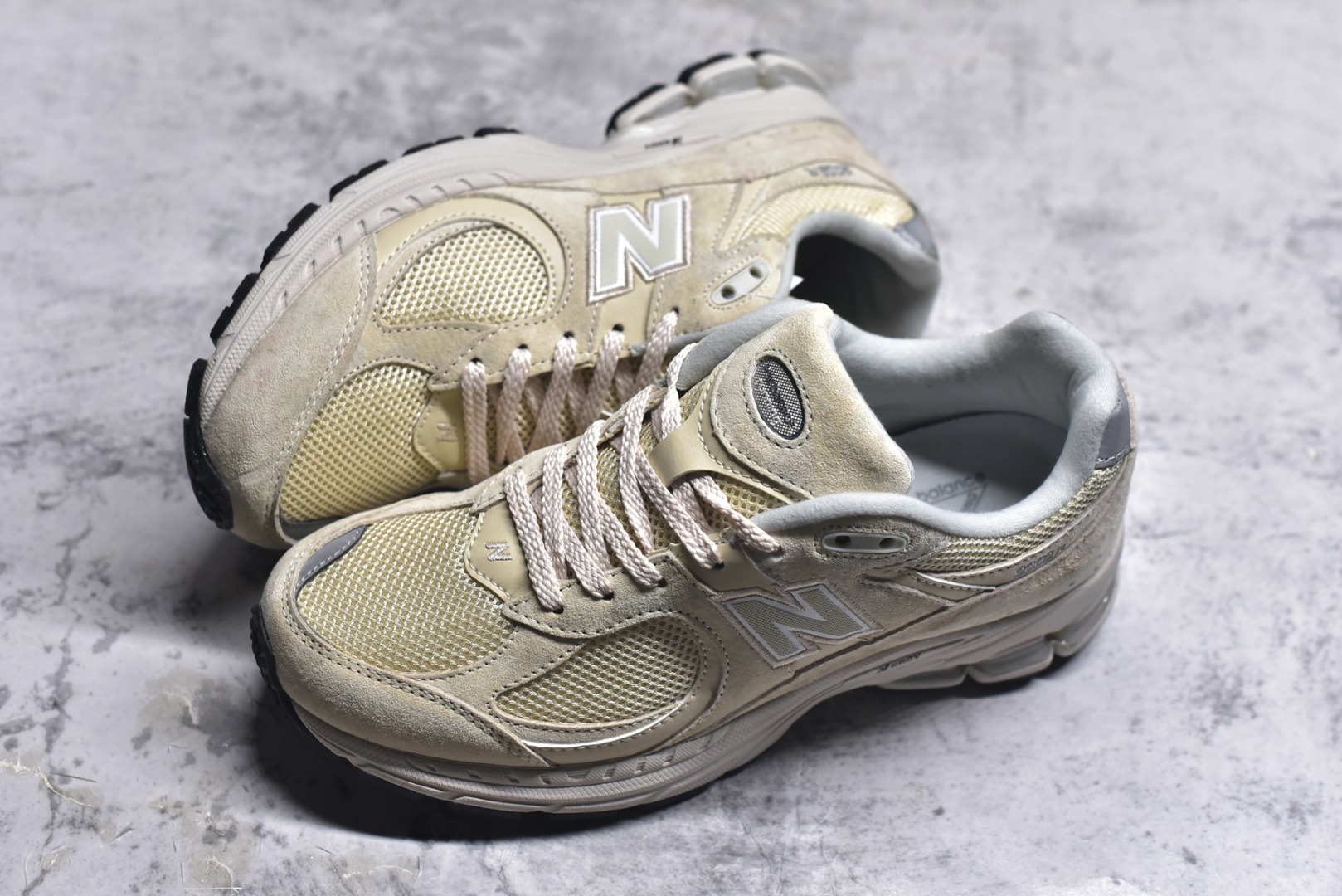 图片[7]-#New Balance NB2002系列 男女休闲慢跑鞋 必备的时髦单品之一 最新出的2002R系列 这款延续了经典科技 升级版N-ERGY缓震物料机能与材质上脚太舒适了 鞋面的柔软麂皮搭配尼龙网布 特别透气而且还复古感 不管是搭配牛仔裤还工装裤都是百搭！小红书众多博主上脚推荐！实拍调校N版已经零色差零失真 百分百还原实物色彩所见即所得 不存在货不对板色差等低级问题 选购参考实物拍摄 不混卖不参货 只用心做好货严格选品 承诺混一赔十 尺码：36 36.5 37 37.5 38 38.5 39.5 40 40.5 41.5 42 42.5 43 44 45-选品中心