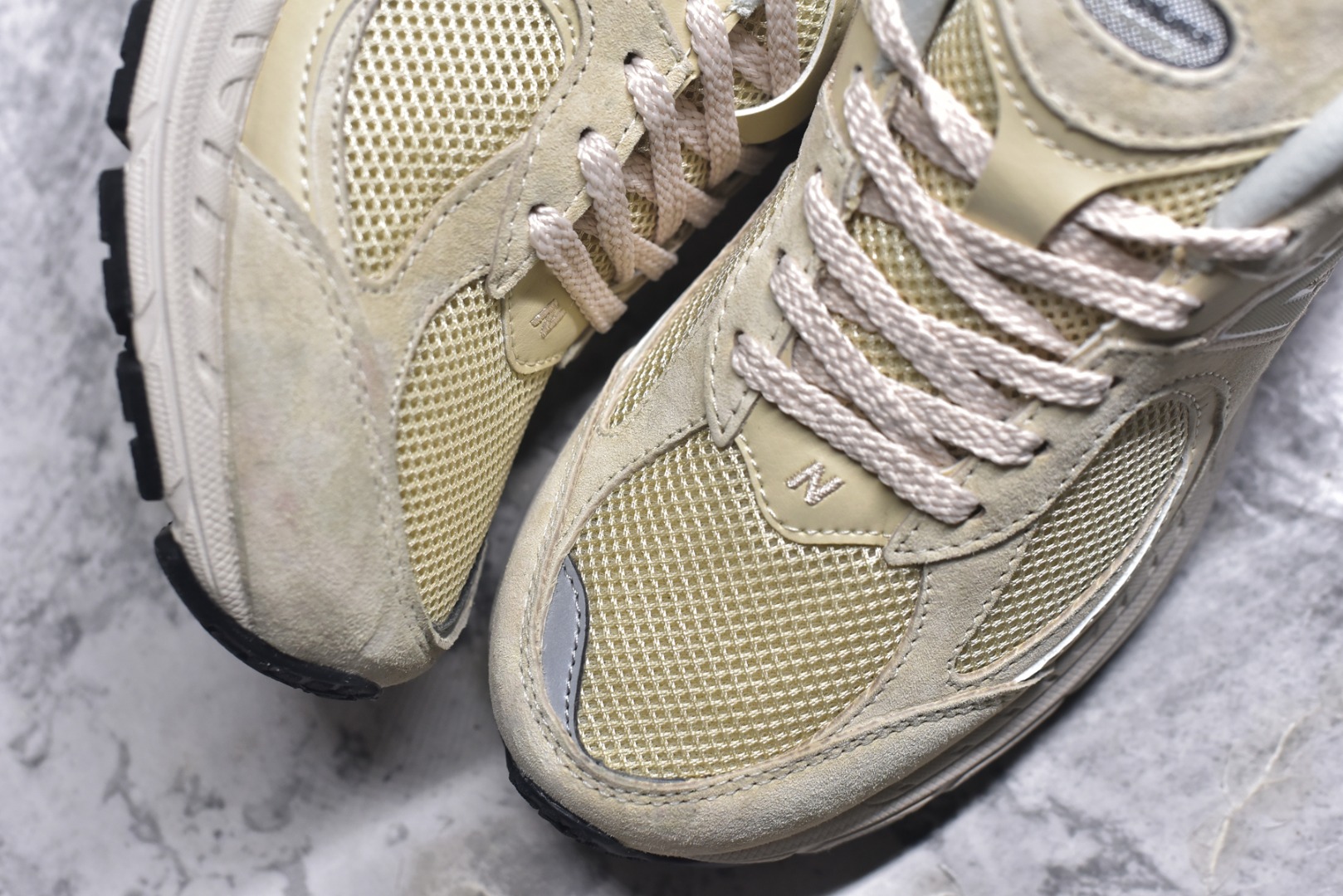 图片[8]-#New Balance NB2002系列 男女休闲慢跑鞋 必备的时髦单品之一 最新出的2002R系列 这款延续了经典科技 升级版N-ERGY缓震物料机能与材质上脚太舒适了 鞋面的柔软麂皮搭配尼龙网布 特别透气而且还复古感 不管是搭配牛仔裤还工装裤都是百搭！小红书众多博主上脚推荐！实拍调校N版已经零色差零失真 百分百还原实物色彩所见即所得 不存在货不对板色差等低级问题 选购参考实物拍摄 不混卖不参货 只用心做好货严格选品 承诺混一赔十 尺码：36 36.5 37 37.5 38 38.5 39.5 40 40.5 41.5 42 42.5 43 44 45-选品中心