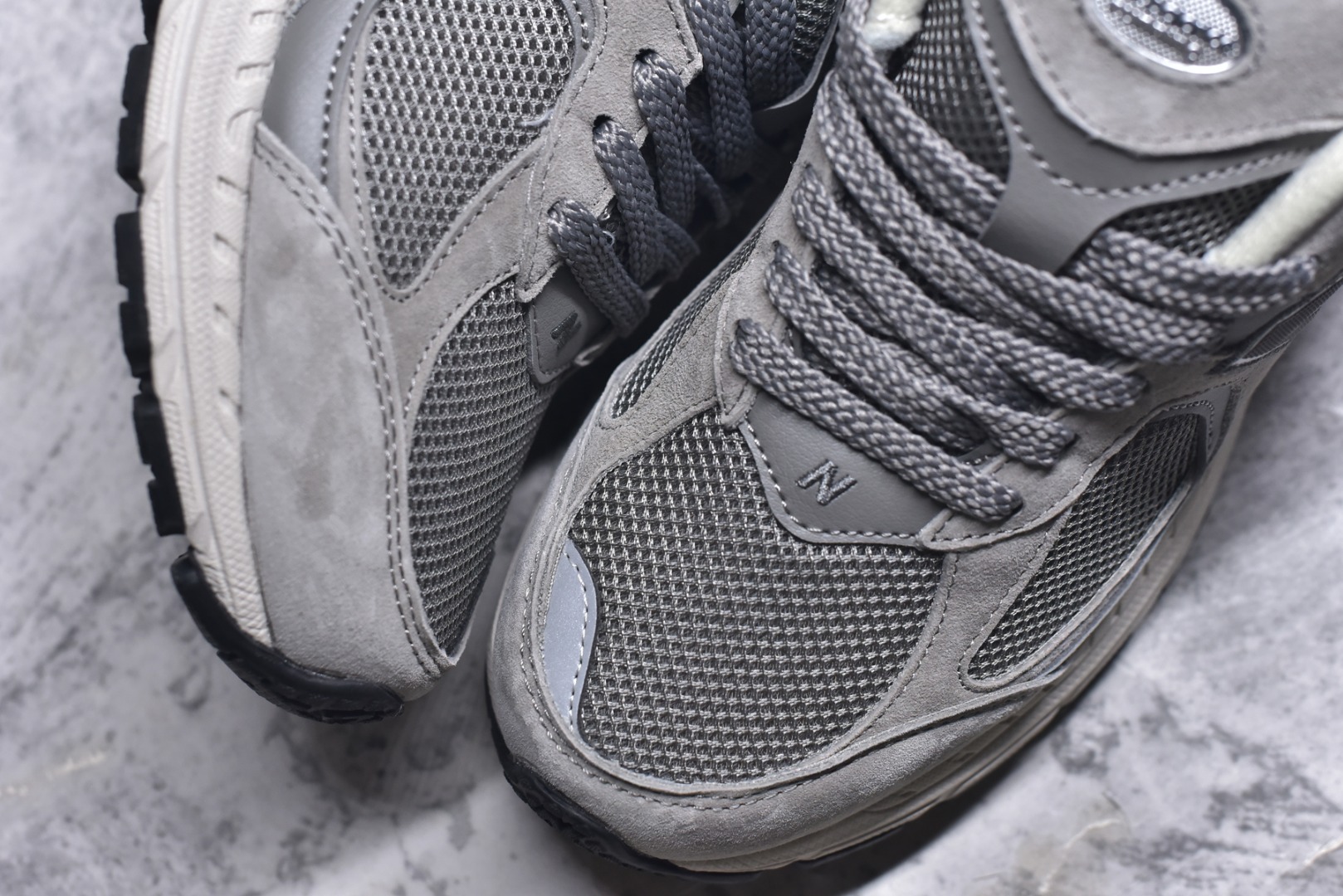 图片[8]-#New Balance NB2002系列 男女休闲慢跑鞋 必备的时髦单品之一 最新出的2002R系列 这款延续了经典科技 升级版N-ERGY缓震物料机能与材质上脚太舒适了 鞋面的柔软麂皮搭配尼龙网布 特别透气而且还复古感 不管是搭配牛仔裤还工装裤都是百搭！小红书众多博主上脚推荐！实拍调校N版已经零色差零失真 百分百还原实物色彩所见即所得 不存在货不对板色差等低级问题 选购参考实物拍摄 不混卖不参货 只用心做好货严格选品 承诺混一赔十 尺码：36 36.5 37 37.5 38 38.5 39.5 40 40.5 41.5 42 42.5 43 44 45-选品中心