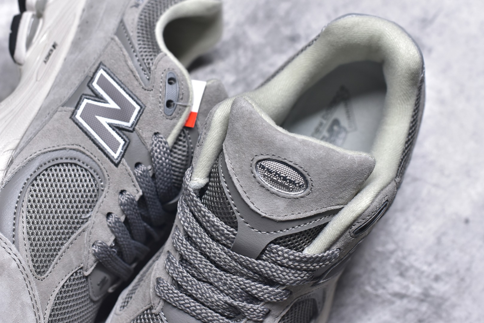 图片[9]-#New Balance NB2002系列 男女休闲慢跑鞋 必备的时髦单品之一 最新出的2002R系列 这款延续了经典科技 升级版N-ERGY缓震物料机能与材质上脚太舒适了 鞋面的柔软麂皮搭配尼龙网布 特别透气而且还复古感 不管是搭配牛仔裤还工装裤都是百搭！小红书众多博主上脚推荐！实拍调校N版已经零色差零失真 百分百还原实物色彩所见即所得 不存在货不对板色差等低级问题 选购参考实物拍摄 不混卖不参货 只用心做好货严格选品 承诺混一赔十 尺码：36 36.5 37 37.5 38 38.5 39.5 40 40.5 41.5 42 42.5 43 44 45-选品中心