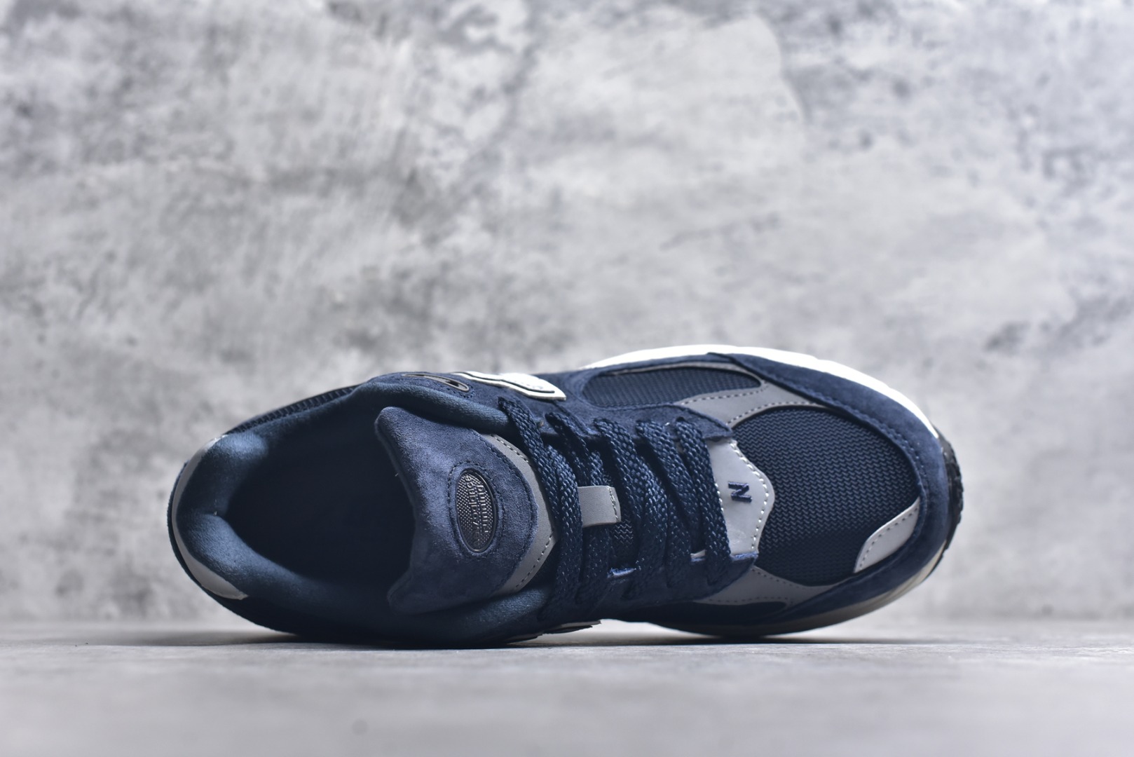 图片[4]-#New Balance NB2002系列 男女休闲慢跑鞋 必备的时髦单品之一 最新出的2002R系列 这款延续了经典科技 升级版N-ERGY缓震物料机能与材质上脚太舒适了 鞋面的柔软麂皮搭配尼龙网布 特别透气而且还复古感 不管是搭配牛仔裤还工装裤都是百搭！小红书众多博主上脚推荐！实拍调校N版已经零色差零失真 百分百还原实物色彩所见即所得 不存在货不对板色差等低级问题 选购参考实物拍摄 不混卖不参货 只用心做好货严格选品 承诺混一赔十 尺码：36 36.5 37 37.5 38 38.5 39.5 40 40.5 41.5 42 42.5 43 44 45-选品中心