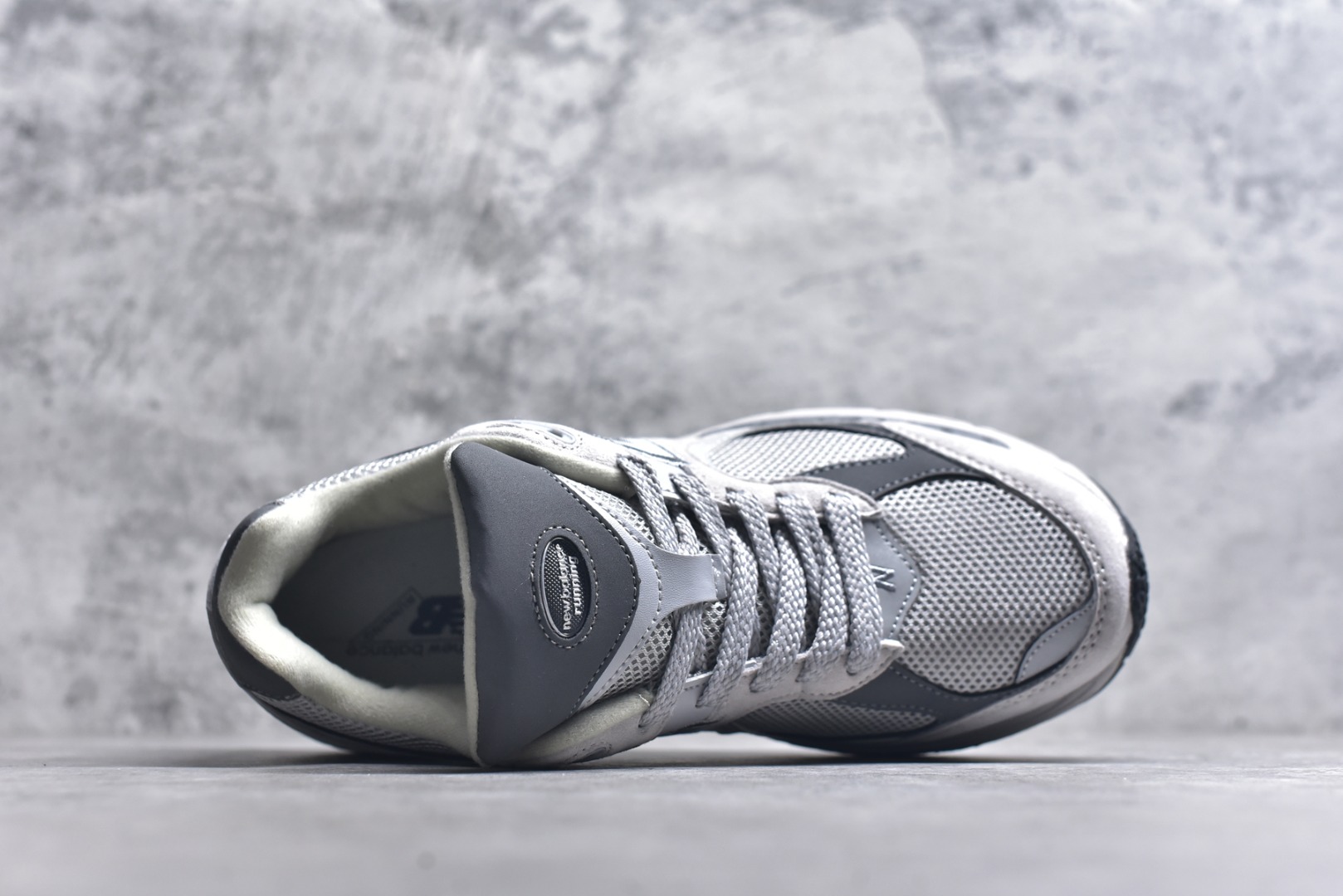 图片[4]-#New Balance NB2002系列 男女休闲慢跑鞋 必备的时髦单品之一 最新出的2002R系列 这款延续了经典科技 升级版N-ERGY缓震物料机能与材质上脚太舒适了 鞋面的柔软麂皮搭配尼龙网布 特别透气而且还复古感 不管是搭配牛仔裤还工装裤都是百搭！小红书众多博主上脚推荐！实拍调校N版已经零色差零失真 百分百还原实物色彩所见即所得 不存在货不对板色差等低级问题 选购参考实物拍摄 不混卖不参货 只用心做好货严格选品 承诺混一赔十 尺码：36 36.5 37 37.5 38 38.5 39.5 40 40.5 41.5 42 42.5 43 44 45-选品中心