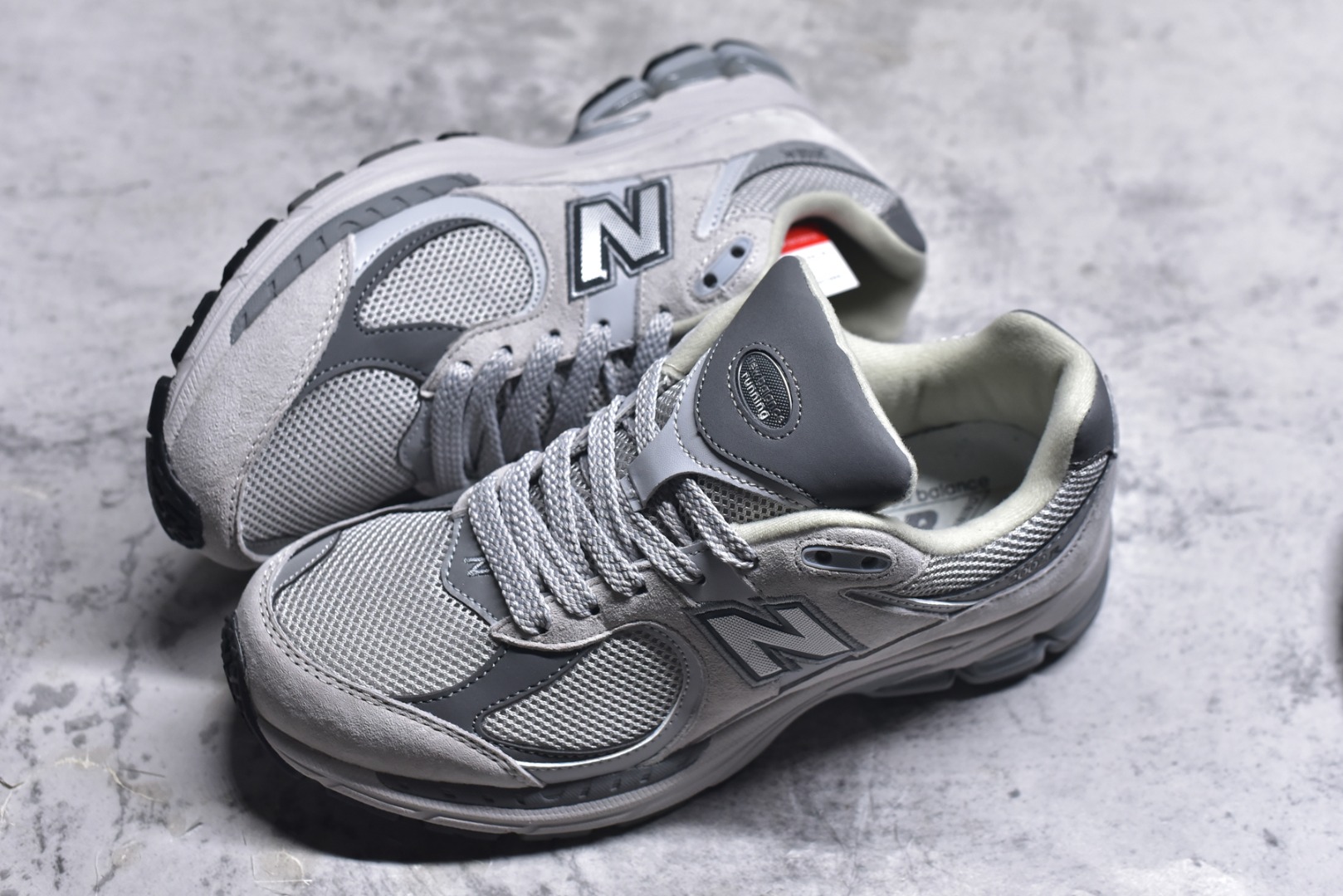 图片[7]-#New Balance NB2002系列 男女休闲慢跑鞋 必备的时髦单品之一 最新出的2002R系列 这款延续了经典科技 升级版N-ERGY缓震物料机能与材质上脚太舒适了 鞋面的柔软麂皮搭配尼龙网布 特别透气而且还复古感 不管是搭配牛仔裤还工装裤都是百搭！小红书众多博主上脚推荐！实拍调校N版已经零色差零失真 百分百还原实物色彩所见即所得 不存在货不对板色差等低级问题 选购参考实物拍摄 不混卖不参货 只用心做好货严格选品 承诺混一赔十 尺码：36 36.5 37 37.5 38 38.5 39.5 40 40.5 41.5 42 42.5 43 44 45-选品中心