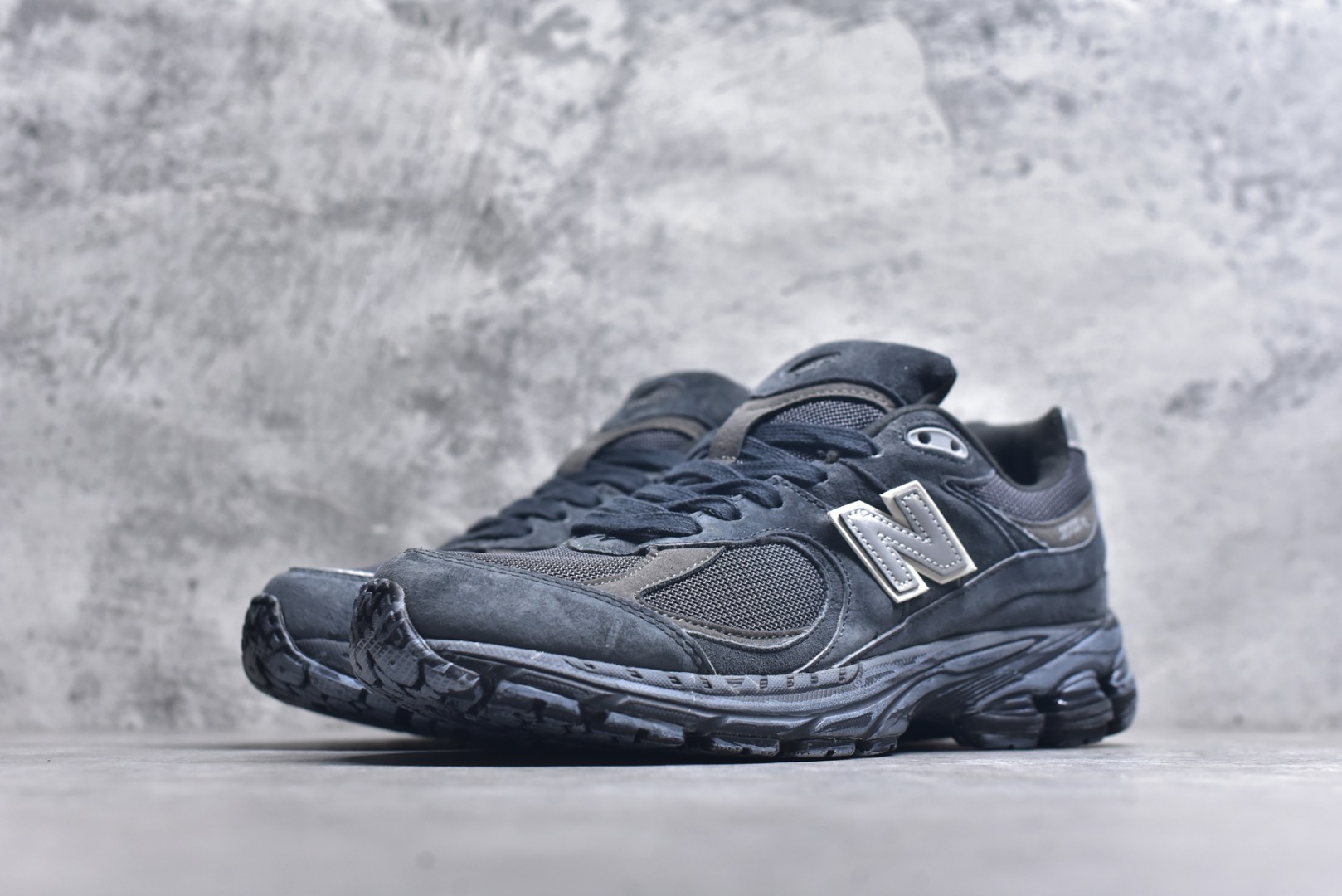 图片[2]-#New Balance NB2002系列 男女休闲慢跑鞋 必备的时髦单品之一 最新出的2002R系列 这款延续了经典科技 升级版N-ERGY缓震物料机能与材质上脚太舒适了 鞋面的柔软麂皮搭配尼龙网布 特别透气而且还复古感 不管是搭配牛仔裤还工装裤都是百搭！小红书众多博主上脚推荐！实拍调校N版已经零色差零失真 百分百还原实物色彩所见即所得 不存在货不对板色差等低级问题 选购参考实物拍摄 不混卖不参货 只用心做好货严格选品 承诺混一赔十 尺码：36 36.5 37 37.5 38 38.5 39.5 40 40.5 41.5 42 42.5 43 44 45-选品中心