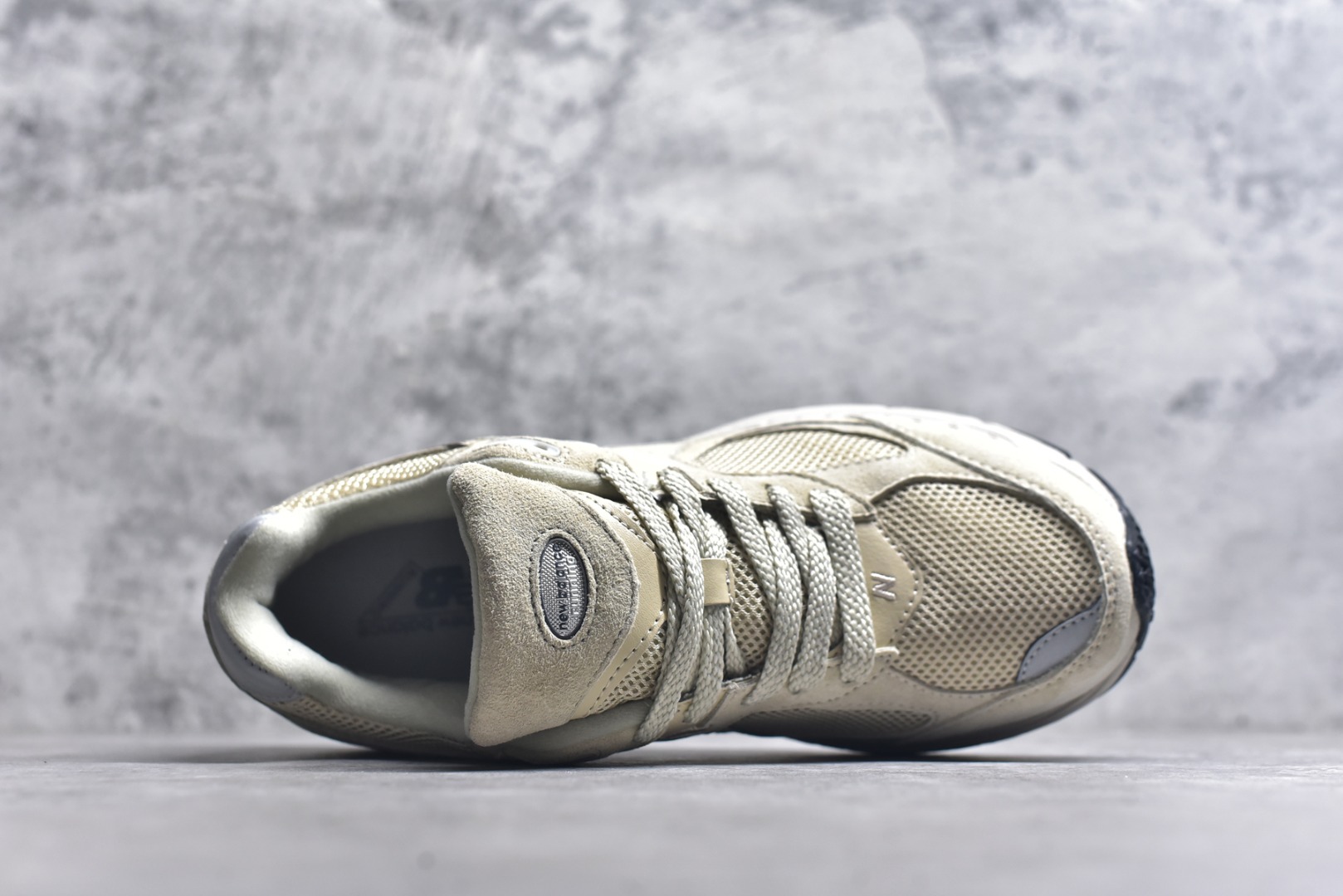 图片[4]-#New Balance NB2002系列 男女休闲慢跑鞋 必备的时髦单品之一 最新出的2002R系列 这款延续了经典科技 升级版N-ERGY缓震物料机能与材质上脚太舒适了 鞋面的柔软麂皮搭配尼龙网布 特别透气而且还复古感 不管是搭配牛仔裤还工装裤都是百搭！小红书众多博主上脚推荐！实拍调校N版已经零色差零失真 百分百还原实物色彩所见即所得 不存在货不对板色差等低级问题 选购参考实物拍摄 不混卖不参货 只用心做好货严格选品 承诺混一赔十 尺码：36 36.5 37 37.5 38 38.5 39.5 40 40.5 41.5 42 42.5 43 44 45-选品中心