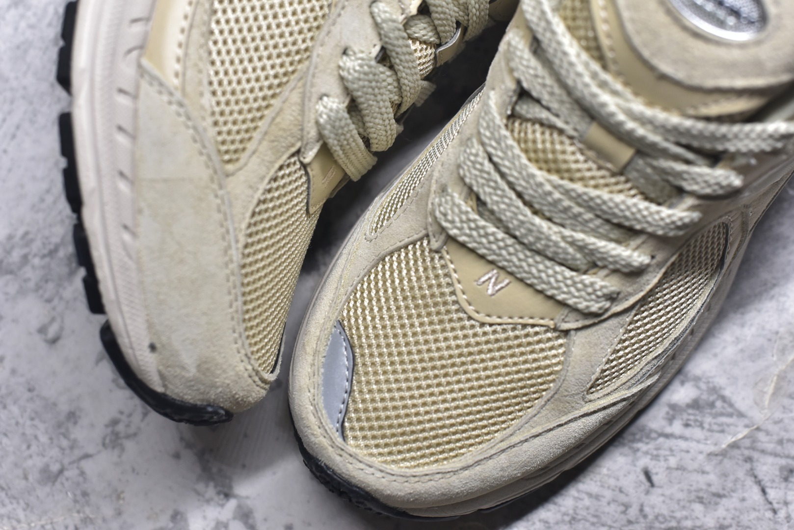 图片[8]-#New Balance NB2002系列 男女休闲慢跑鞋 必备的时髦单品之一 最新出的2002R系列 这款延续了经典科技 升级版N-ERGY缓震物料机能与材质上脚太舒适了 鞋面的柔软麂皮搭配尼龙网布 特别透气而且还复古感 不管是搭配牛仔裤还工装裤都是百搭！小红书众多博主上脚推荐！实拍调校N版已经零色差零失真 百分百还原实物色彩所见即所得 不存在货不对板色差等低级问题 选购参考实物拍摄 不混卖不参货 只用心做好货严格选品 承诺混一赔十 尺码：36 36.5 37 37.5 38 38.5 39.5 40 40.5 41.5 42 42.5 43 44 45-选品中心