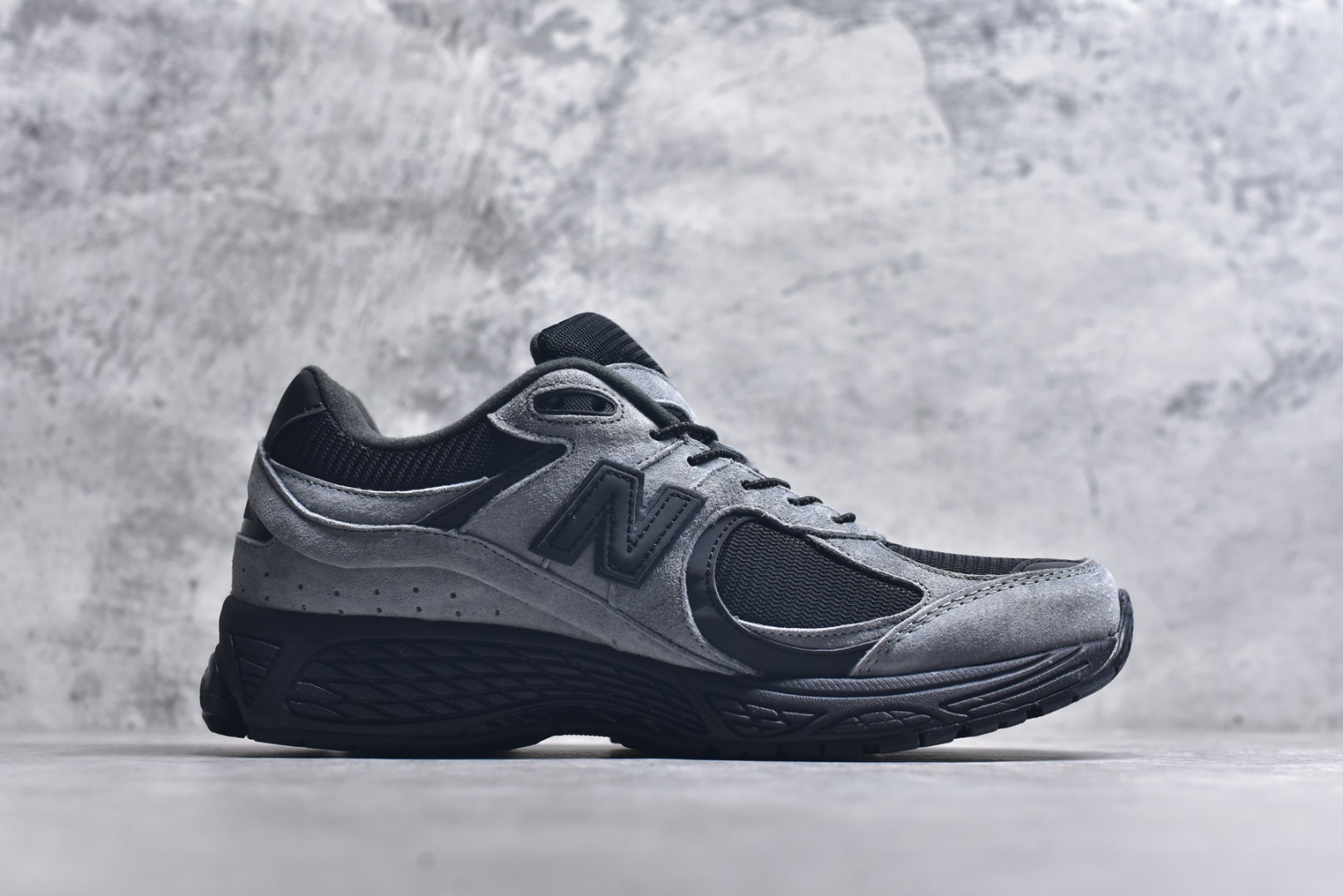 图片[3]-#New Balance NB2002系列 男女休闲慢跑鞋 必备的时髦单品之一 最新出的2002R系列 这款延续了经典科技 升级版N-ERGY缓震物料机能与材质上脚太舒适了 鞋面的柔软麂皮搭配尼龙网布 特别透气而且还复古感 不管是搭配牛仔裤还工装裤都是百搭！小红书众多博主上脚推荐！实拍调校N版已经零色差零失真 百分百还原实物色彩所见即所得 不存在货不对板色差等低级问题 选购参考实物拍摄 不混卖不参货 只用心做好货严格选品 承诺混一赔十 尺码：36 36.5 37 37.5 38 38.5 39.5 40 40.5 41.5 42 42.5 43 44 45-选品中心