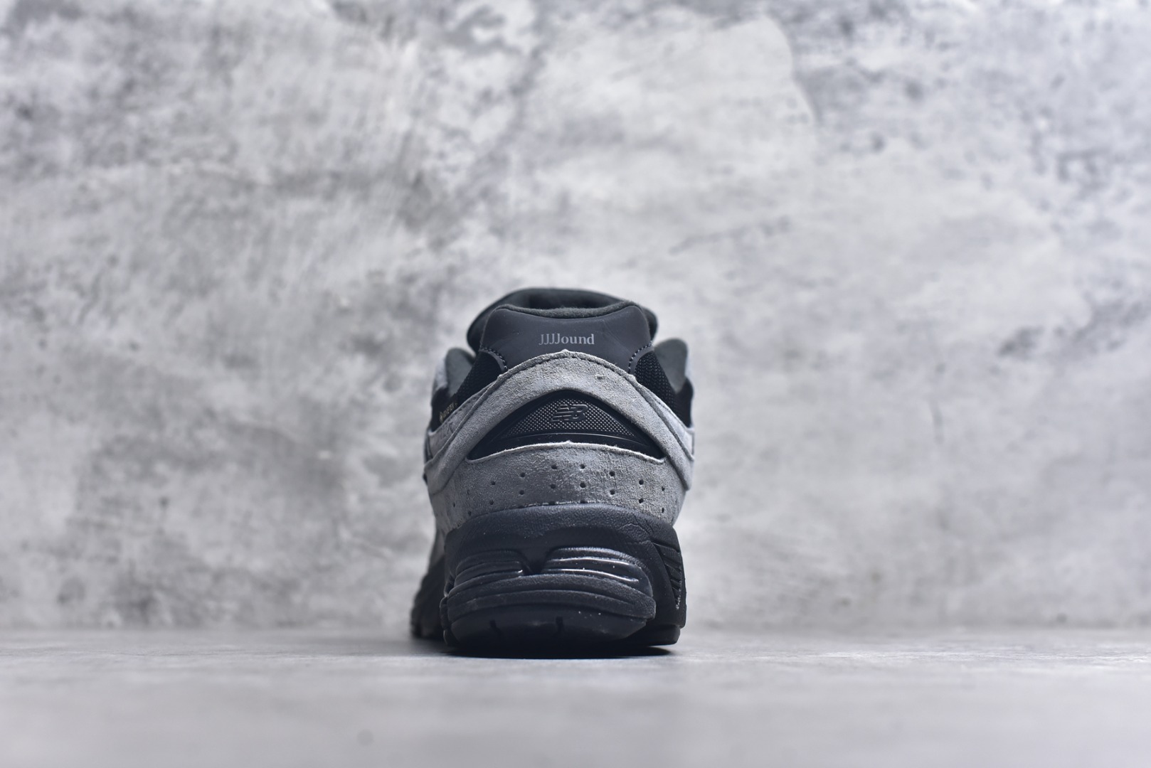 图片[5]-#New Balance NB2002系列 男女休闲慢跑鞋 必备的时髦单品之一 最新出的2002R系列 这款延续了经典科技 升级版N-ERGY缓震物料机能与材质上脚太舒适了 鞋面的柔软麂皮搭配尼龙网布 特别透气而且还复古感 不管是搭配牛仔裤还工装裤都是百搭！小红书众多博主上脚推荐！实拍调校N版已经零色差零失真 百分百还原实物色彩所见即所得 不存在货不对板色差等低级问题 选购参考实物拍摄 不混卖不参货 只用心做好货严格选品 承诺混一赔十 尺码：36 36.5 37 37.5 38 38.5 39.5 40 40.5 41.5 42 42.5 43 44 45-选品中心