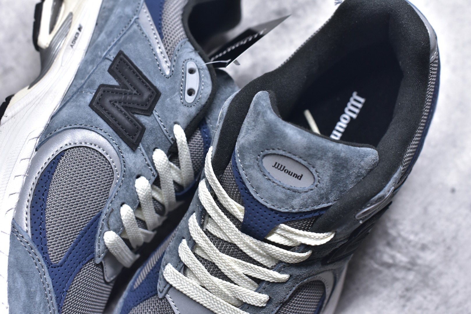 图片[9]-#New Balance NB2002系列 男女休闲慢跑鞋 必备的时髦单品之一 最新出的2002R系列 这款延续了经典科技 升级版N-ERGY缓震物料机能与材质上脚太舒适了 鞋面的柔软麂皮搭配尼龙网布 特别透气而且还复古感 不管是搭配牛仔裤还工装裤都是百搭！小红书众多博主上脚推荐！实拍调校N版已经零色差零失真 百分百还原实物色彩所见即所得 不存在货不对板色差等低级问题 选购参考实物拍摄 不混卖不参货 只用心做好货严格选品 承诺混一赔十 尺码：36 36.5 37 37.5 38 38.5 39.5 40 40.5 41.5 42 42.5 43 44 45-选品中心