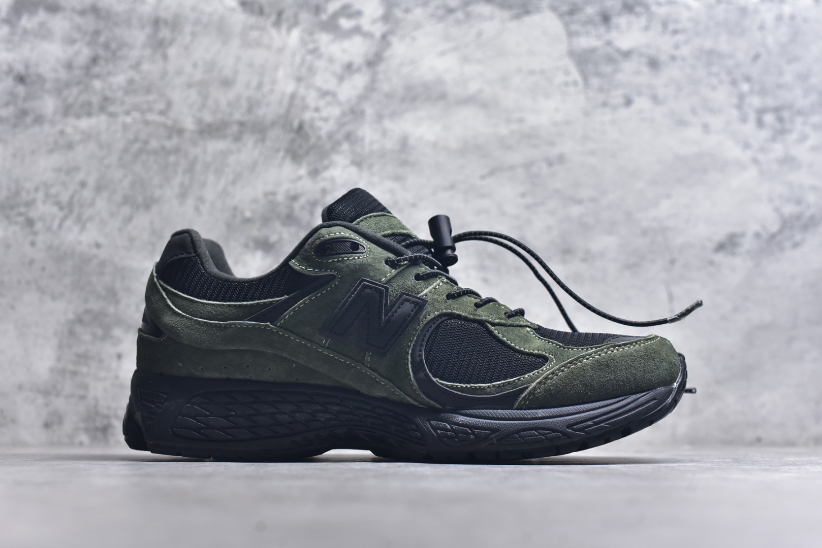 图片[3]-#New Balance NB2002系列 男女休闲慢跑鞋 必备的时髦单品之一 最新出的2002R系列 这款延续了经典科技 升级版N-ERGY缓震物料机能与材质上脚太舒适了 鞋面的柔软麂皮搭配尼龙网布 特别透气而且还复古感 不管是搭配牛仔裤还工装裤都是百搭！小红书众多博主上脚推荐！实拍调校N版已经零色差零失真 百分百还原实物色彩所见即所得 不存在货不对板色差等低级问题 选购参考实物拍摄 不混卖不参货 只用心做好货严格选品 承诺混一赔十 尺码：36 36.5 37 37.5 38 38.5 39.5 40 40.5 41.5 42 42.5 43 44 45-选品中心