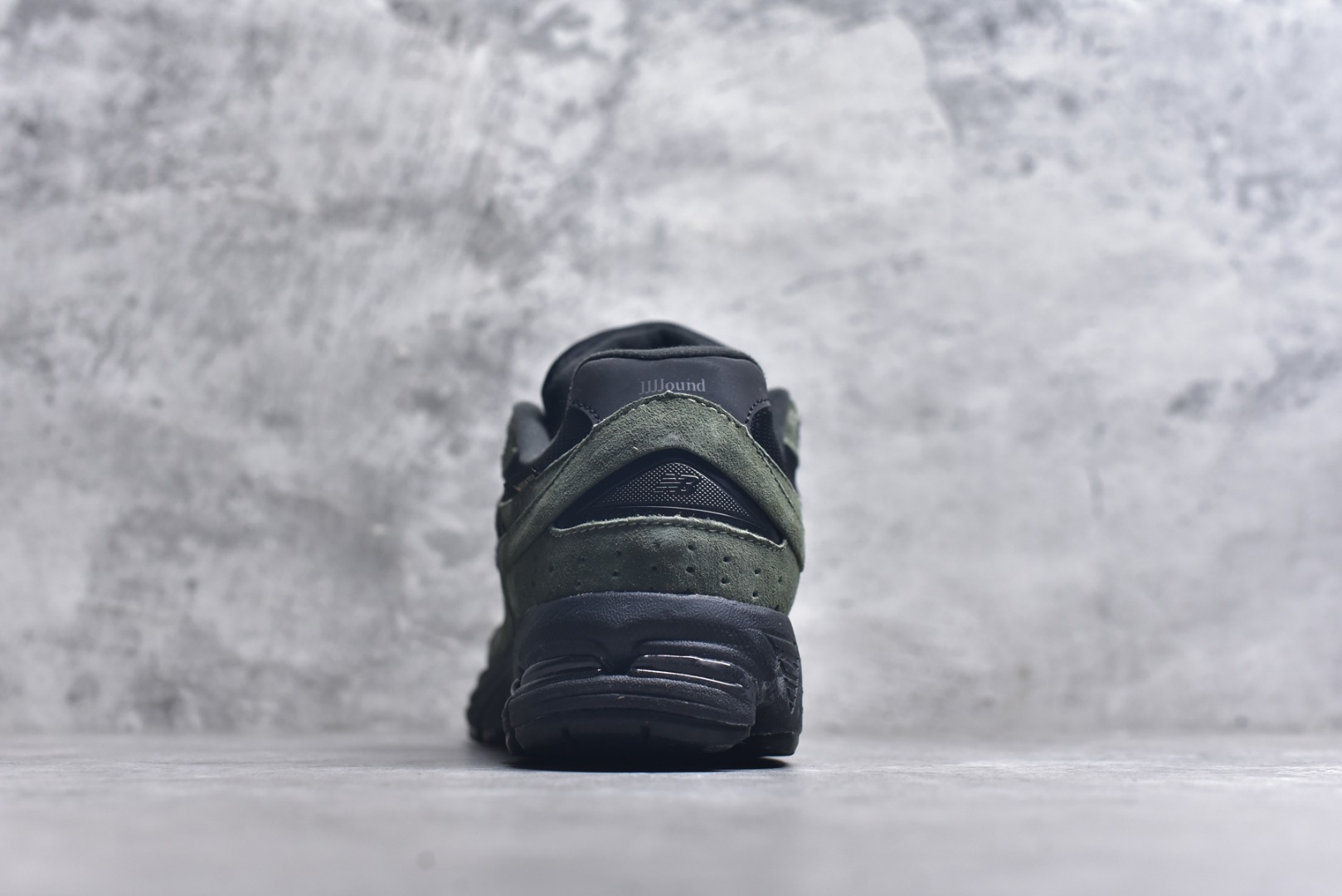 图片[5]-#New Balance NB2002系列 男女休闲慢跑鞋 必备的时髦单品之一 最新出的2002R系列 这款延续了经典科技 升级版N-ERGY缓震物料机能与材质上脚太舒适了 鞋面的柔软麂皮搭配尼龙网布 特别透气而且还复古感 不管是搭配牛仔裤还工装裤都是百搭！小红书众多博主上脚推荐！实拍调校N版已经零色差零失真 百分百还原实物色彩所见即所得 不存在货不对板色差等低级问题 选购参考实物拍摄 不混卖不参货 只用心做好货严格选品 承诺混一赔十 尺码：36 36.5 37 37.5 38 38.5 39.5 40 40.5 41.5 42 42.5 43 44 45-选品中心