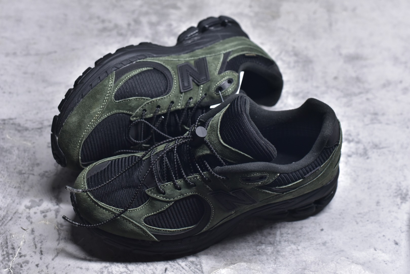 图片[7]-#New Balance NB2002系列 男女休闲慢跑鞋 必备的时髦单品之一 最新出的2002R系列 这款延续了经典科技 升级版N-ERGY缓震物料机能与材质上脚太舒适了 鞋面的柔软麂皮搭配尼龙网布 特别透气而且还复古感 不管是搭配牛仔裤还工装裤都是百搭！小红书众多博主上脚推荐！实拍调校N版已经零色差零失真 百分百还原实物色彩所见即所得 不存在货不对板色差等低级问题 选购参考实物拍摄 不混卖不参货 只用心做好货严格选品 承诺混一赔十 尺码：36 36.5 37 37.5 38 38.5 39.5 40 40.5 41.5 42 42.5 43 44 45-选品中心