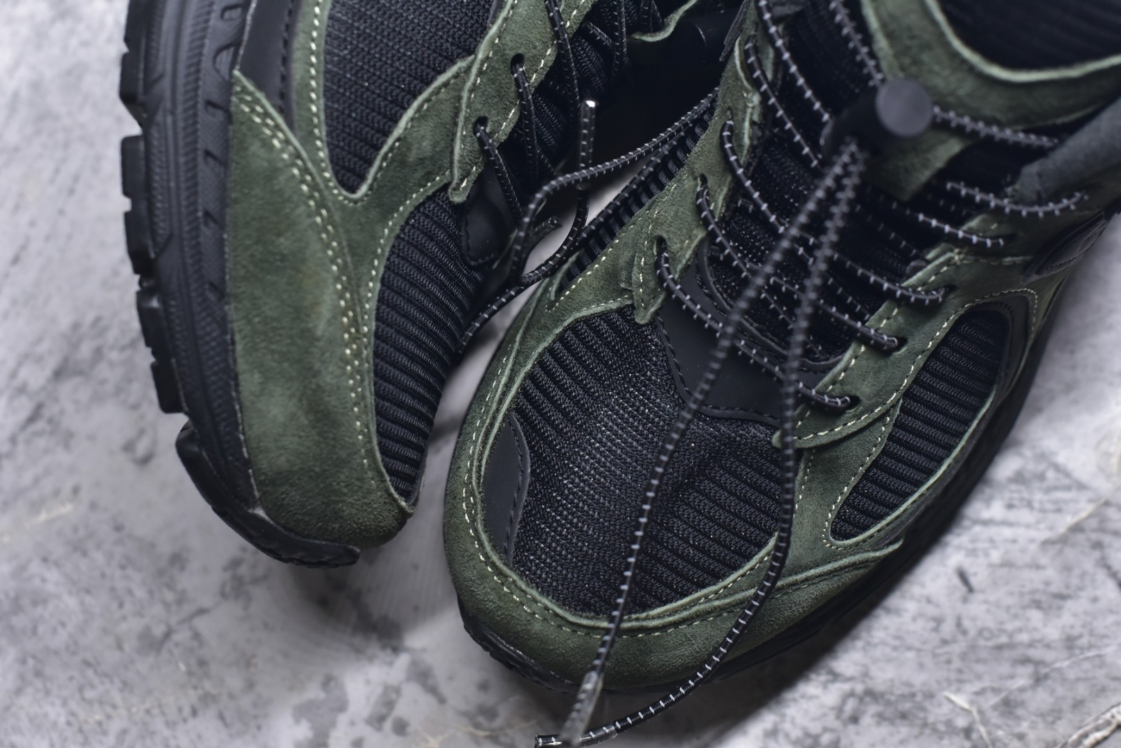 图片[8]-#New Balance NB2002系列 男女休闲慢跑鞋 必备的时髦单品之一 最新出的2002R系列 这款延续了经典科技 升级版N-ERGY缓震物料机能与材质上脚太舒适了 鞋面的柔软麂皮搭配尼龙网布 特别透气而且还复古感 不管是搭配牛仔裤还工装裤都是百搭！小红书众多博主上脚推荐！实拍调校N版已经零色差零失真 百分百还原实物色彩所见即所得 不存在货不对板色差等低级问题 选购参考实物拍摄 不混卖不参货 只用心做好货严格选品 承诺混一赔十 尺码：36 36.5 37 37.5 38 38.5 39.5 40 40.5 41.5 42 42.5 43 44 45-选品中心