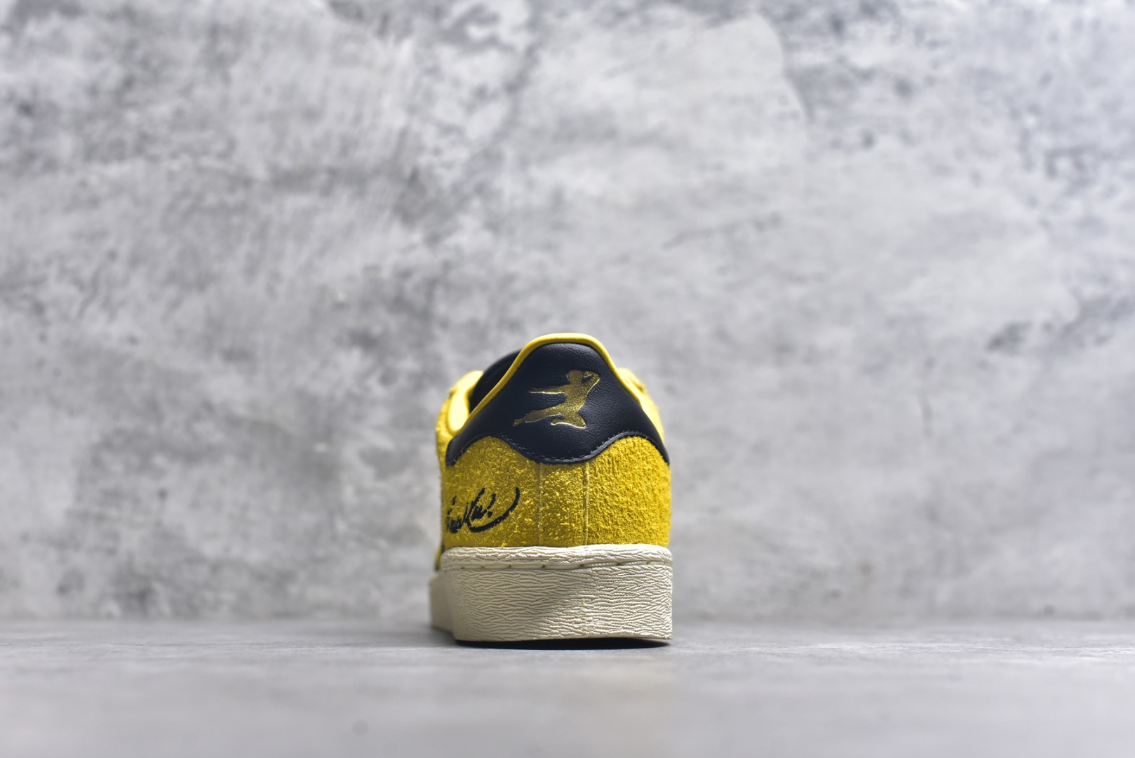 图片[5]-#Bruce Lee x AD 阿迪 联名款低帮休闲板鞋 JR1597 头部一线大厂出品 高端外贸零售专供品质 尺码：36 36.5 37 38 38.5 39 40 40.5 41 42 42.5 43 44 44.5 45-选品中心