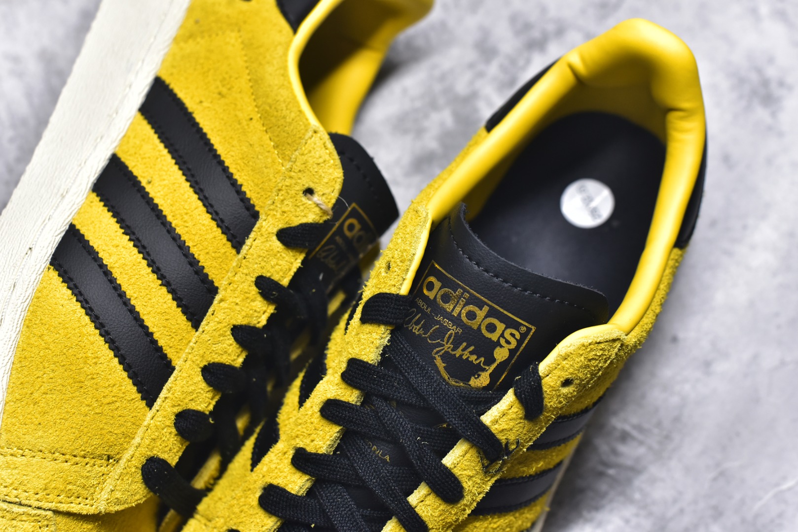 图片[9]-#Bruce Lee x AD 阿迪 联名款低帮休闲板鞋 JR1597 头部一线大厂出品 高端外贸零售专供品质 尺码：36 36.5 37 38 38.5 39 40 40.5 41 42 42.5 43 44 44.5 45-选品中心