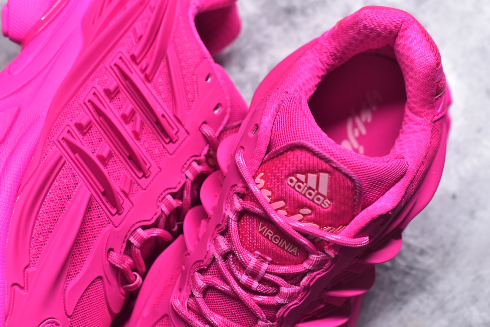 图片[9]-#Pharrell x adidas Adistar Jellyfish 低帮复古风老爹鞋 adidas Adistar Cushion与Atmos联名出的这款复古老爹鞋简直是未来科技感十足 以3D风格焕新演绎标志性三条纹 为造型添上点睛之笔 金属质感视觉效果TPU自带哑光反射 非常的细节 最大的亮点无疑是鞋屁股 大块的tpu包裹 让增高的大底不再突兀 更显腿长脚细 货号： IG6936 尺码：36 36.5 37 38 38.5 39 40 40.5 41 42 42.5 43 44 44.5 45 46 47-选品中心