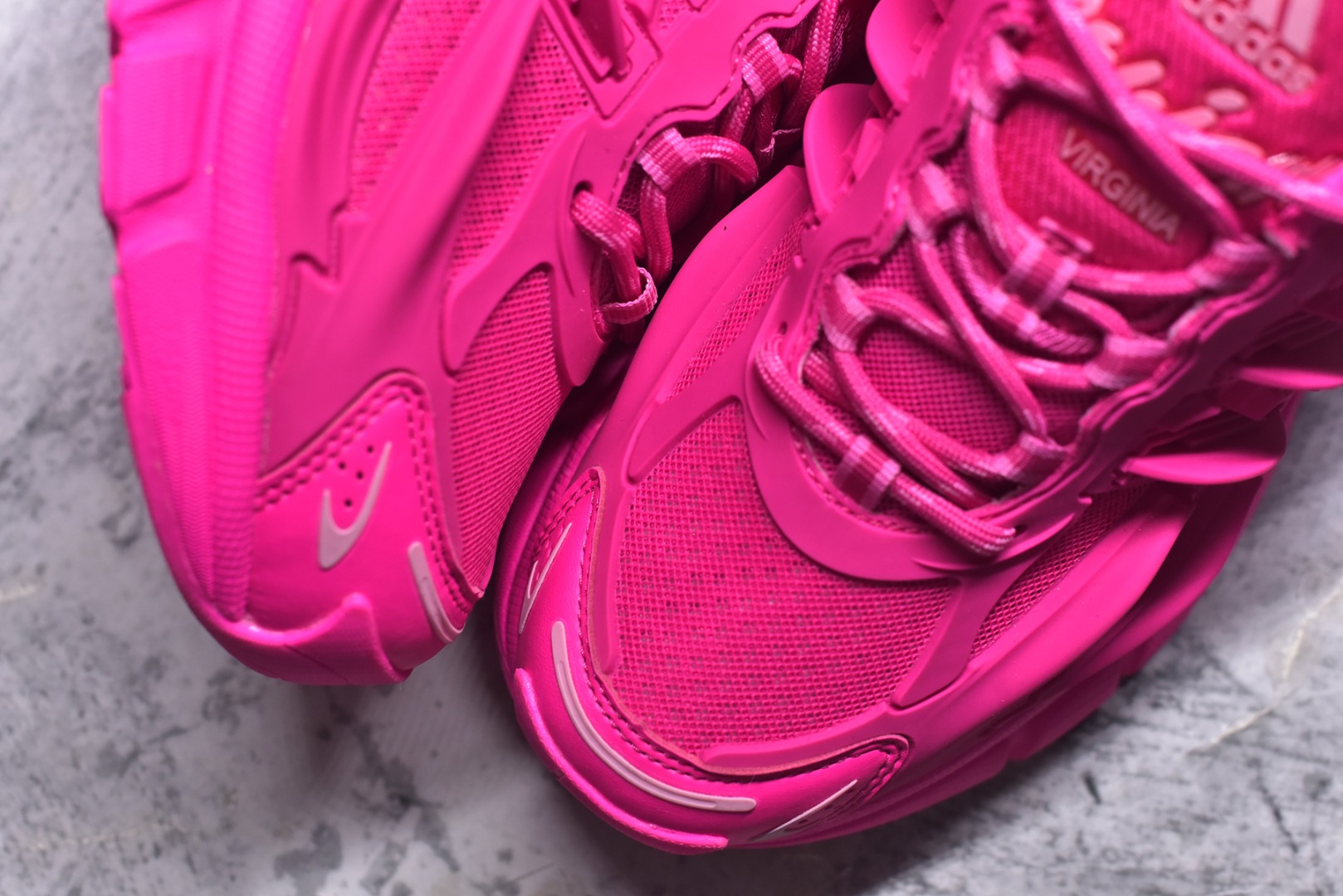 图片[8]-#Pharrell x adidas Adistar Jellyfish 低帮复古风老爹鞋 adidas Adistar Cushion与Atmos联名出的这款复古老爹鞋简直是未来科技感十足 以3D风格焕新演绎标志性三条纹 为造型添上点睛之笔 金属质感视觉效果TPU自带哑光反射 非常的细节 最大的亮点无疑是鞋屁股 大块的tpu包裹 让增高的大底不再突兀 更显腿长脚细 货号： IG6936 尺码：36 36.5 37 38 38.5 39 40 40.5 41 42 42.5 43 44 44.5 45 46 47-选品中心