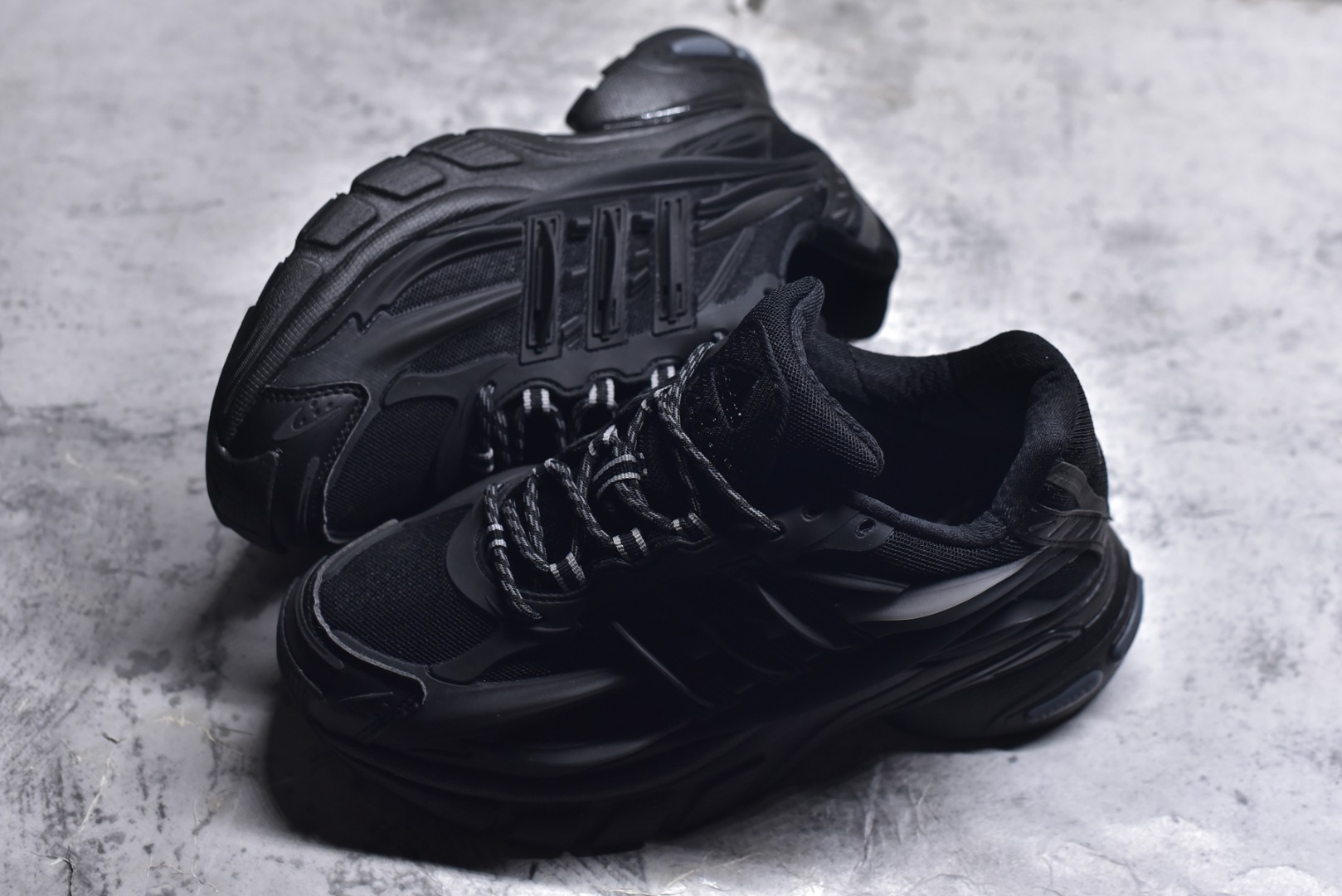 图片[7]-#Pharrell x adidas Adistar Jellyfish 低帮复古风老爹鞋 adidas Adistar Cushion与Atmos联名出的这款复古老爹鞋简直是未来科技感十足 以3D风格焕新演绎标志性三条纹 为造型添上点睛之笔 金属质感视觉效果TPU自带哑光反射 非常的细节 最大的亮点无疑是鞋屁股 大块的tpu包裹 让增高的大底不再突兀 更显腿长脚细 货号： JP9260 尺码：36 36.5 37 38 38.5 39 40 40.5 41 42 42.5 43 44 44.5 45 46 47-选品中心