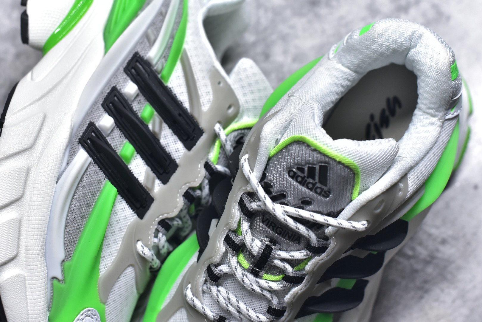 图片[9]-#Pharrell x adidas Adistar Jellyfish 低帮复古风老爹鞋 adidas Adistar Cushion与Atmos联名出的这款复古老爹鞋简直是未来科技感十足 以3D风格焕新演绎标志性三条纹 为造型添上点睛之笔 金属质感视觉效果TPU自带哑光反射 非常的细节 最大的亮点无疑是鞋屁股 大块的tpu包裹 让增高的大底不再突兀 更显腿长脚细 货号： JP9264 尺码：36 36.5 37 38 38.5 39 40 40.5 41 42 42.5 43 44 44.5 45 46 47-选品中心