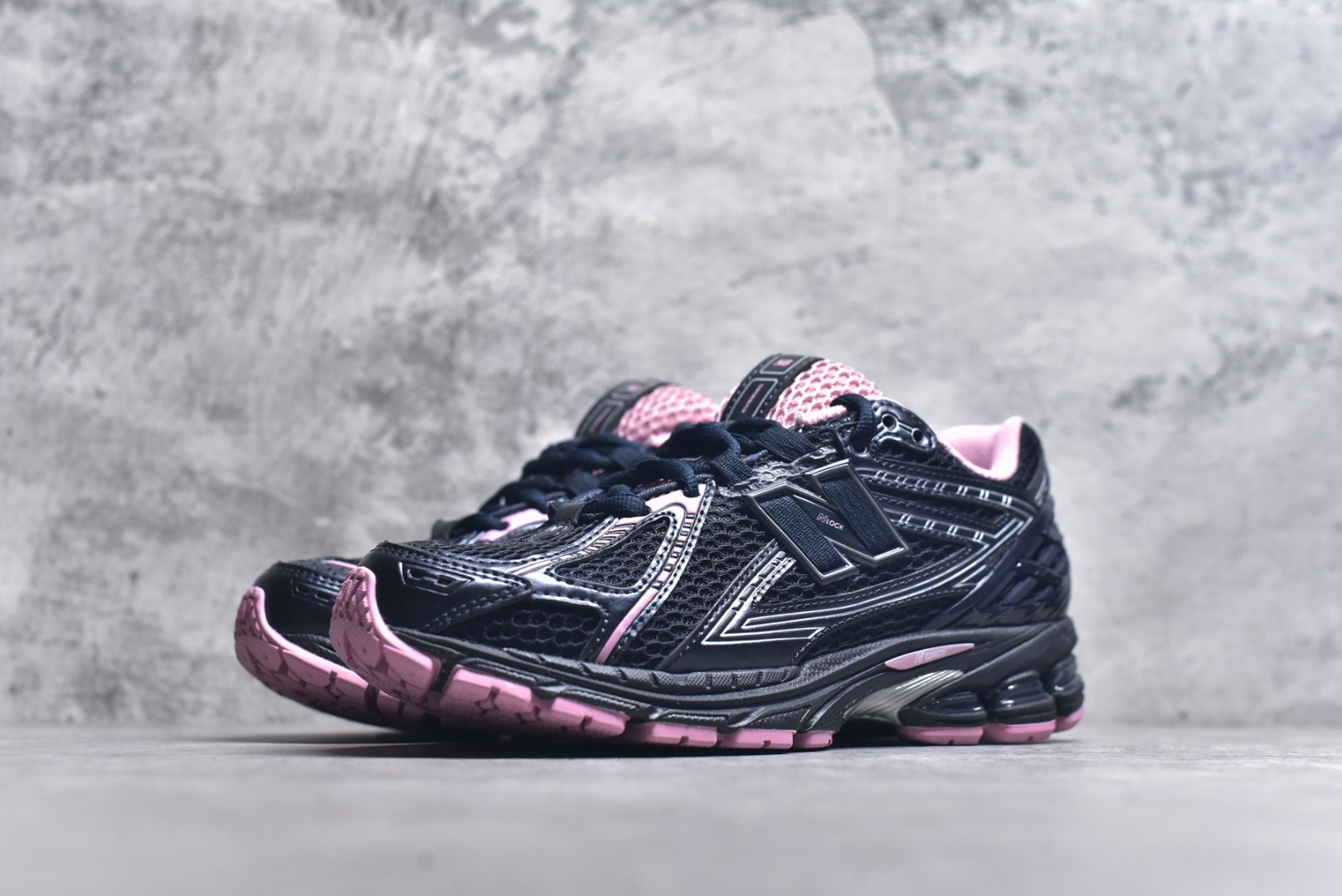 图片[2]-#New Balance 1906系列复古老爹风休闲运动慢跑鞋 U1906RCU #采用轻质牛剖革拼接透气网眼衬垫织物鞋面材质 T-Beam大底提供足步弓支撑，保持步态稳定 后跟搭载外露缓震胶 尺码：36 37 37.5 38 38.5 39.5 40 9.D4-选品中心