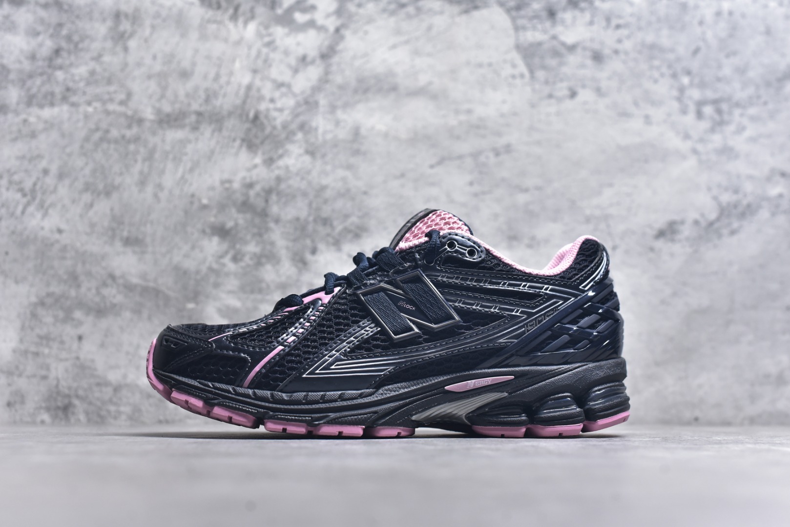 #New Balance 1906系列复古老爹风休闲运动慢跑鞋 U1906RCU #采用轻质牛剖革拼接透气网眼衬垫织物鞋面材质 T-Beam大底提供足步弓支撑，保持步态稳定 后跟搭载外露缓震胶 尺码：36 37 37.5 38 38.5 39.5 40 9.D4-选品中心