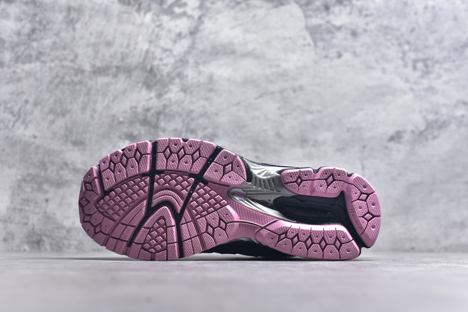 图片[6]-#New Balance 1906系列复古老爹风休闲运动慢跑鞋 U1906RCU #采用轻质牛剖革拼接透气网眼衬垫织物鞋面材质 T-Beam大底提供足步弓支撑，保持步态稳定 后跟搭载外露缓震胶 尺码：36 37 37.5 38 38.5 39.5 40 9.D4-选品中心