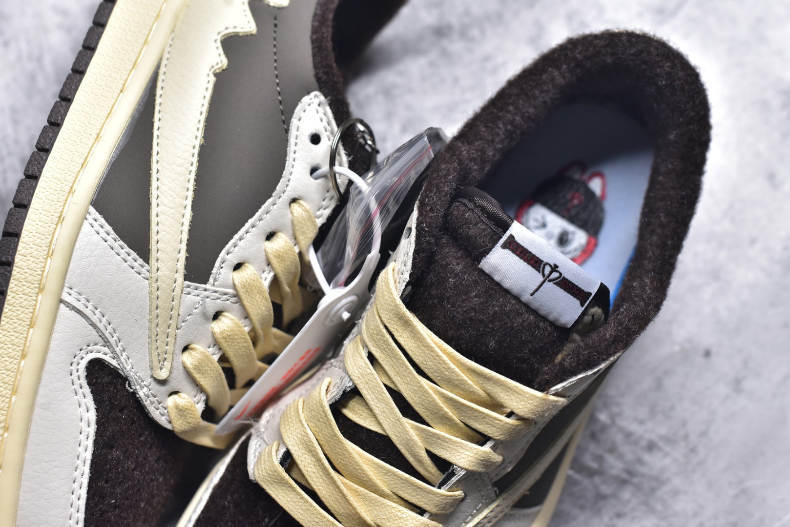 图片[9]-#Nike Air Jordan 1 Low 定制配色 拉布布系列 定制AJ联名-高端定制 低帮复古文化板鞋 #定制鞋盒 大厂纯原品质出货 超高清洁度 皮料切割干净无任何毛边 细节完美 货号：XS2024 070 尺码：36 36.5 37.5 38 38.5 39 40 40.5 41 42 42.5 43 44 44.5 45-选品中心