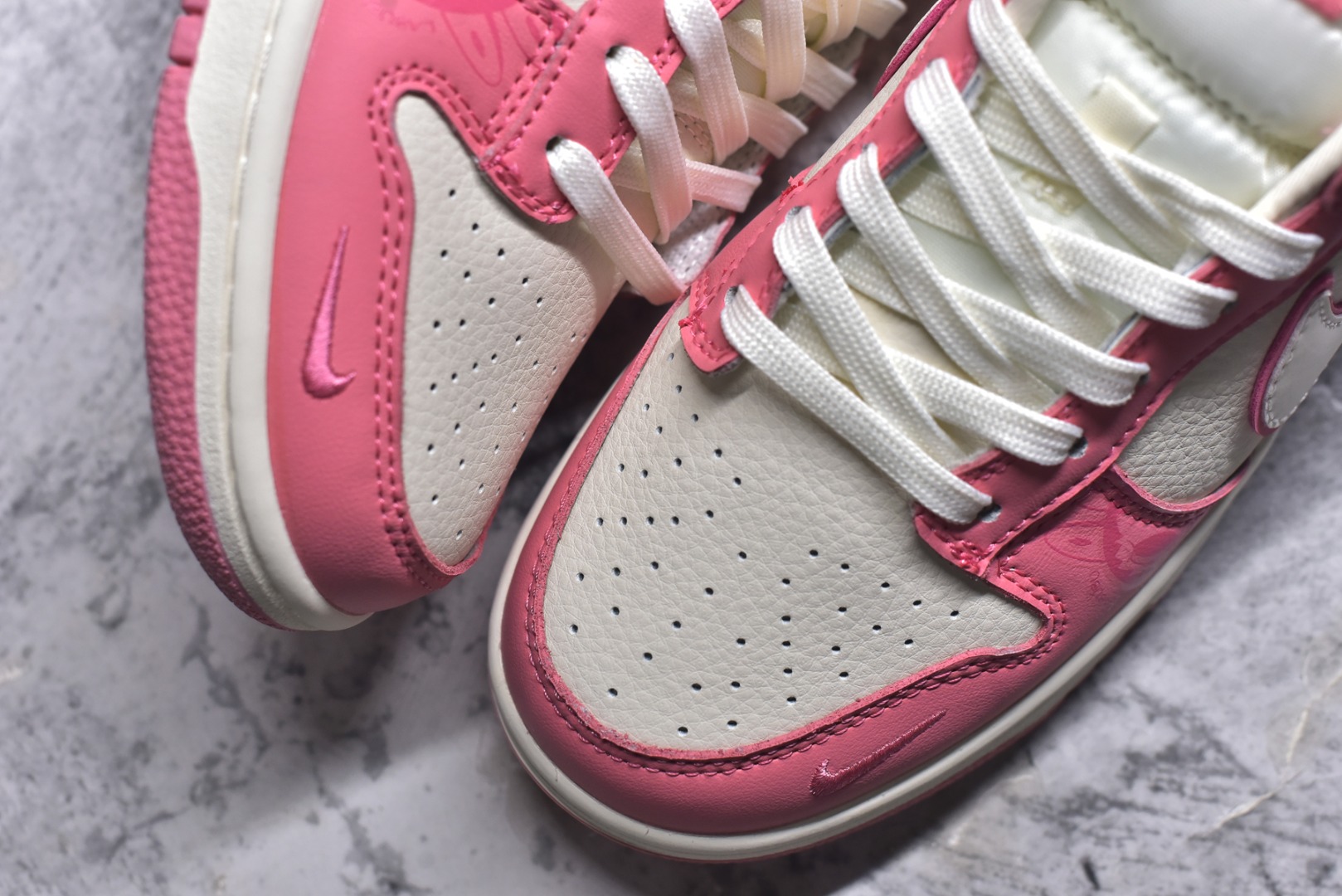 图片[8]-#Nike SB Dunk Low“ 米粉拉布布” 周年高端定制 低帮休闲板鞋 定制鞋盒 大厂纯原品质出货 超高清洁度 皮料切割干净无任何毛边 细节完美 货号：SR2025-008 尺码：36 36.5 37.5 38 38.5 39 40 40.5 41 42 42.5 43 44 44.5 45-选品中心