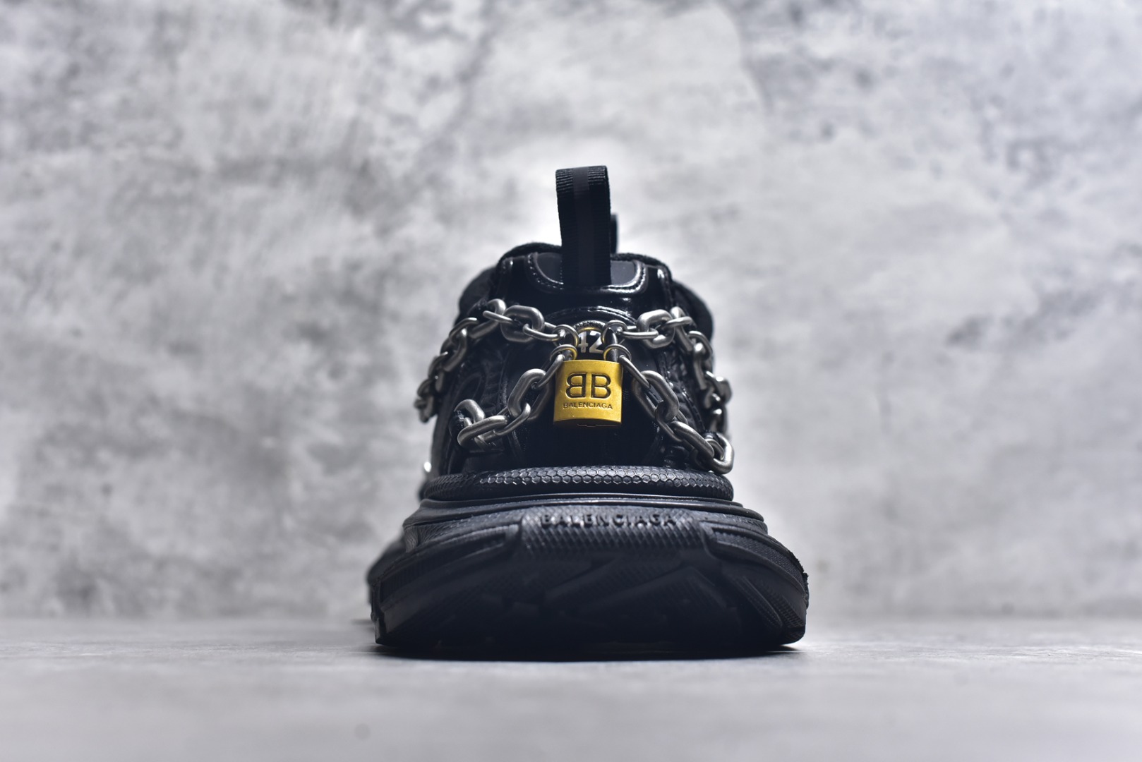 图片[5]-#巴黎世家 工厂优势放货，欢迎合作️ 巴黎10代3XL 4.0链条⛓️同心锁🔒 该有的材料配置、做工工艺和配套配件全部拉满！货量足，放心推，售后少！ 货号：825623 W3XPL 0120 黑色 0120 男女鞋 35 36 37 38 39 40 41 42 43 44 45 46-选品中心