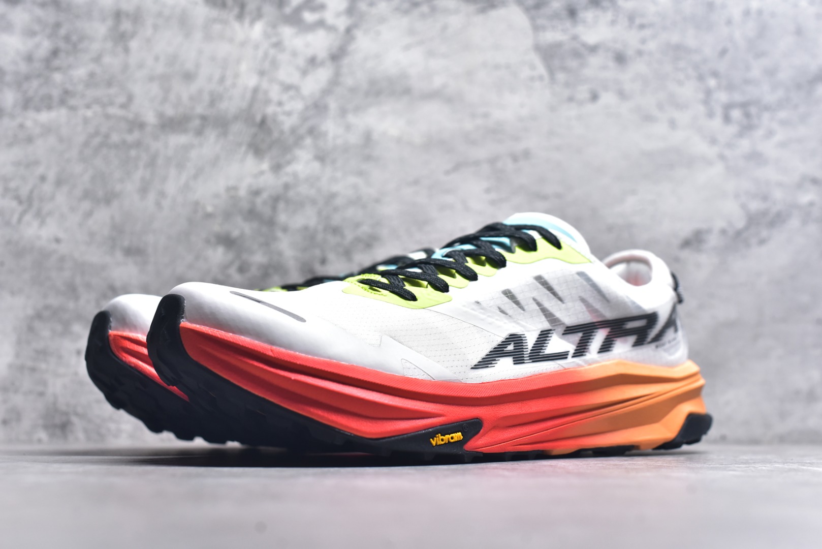 图片[2]-#Altra奥创 M OLYMPUS 6 缓震回弹轻量跑鞋减震透气跑鞋 美国专业跑鞋品牌，国内越野跑市场占有量前三 全掌碳板 高科技大底 采用MaxTrac™中底+Vibram®Megagrip外底，适合长距离越野跑。Altra标志性的FootShape™宽鞋头，适合宽脚或需要脚趾自然舒展的跑者。Vibram®大底提供超强抓地力，适应泥地、碎石、湿滑路面。GaiterTrap™鞋面设计，防止碎石进入。 尺码： 39-46-选品中心